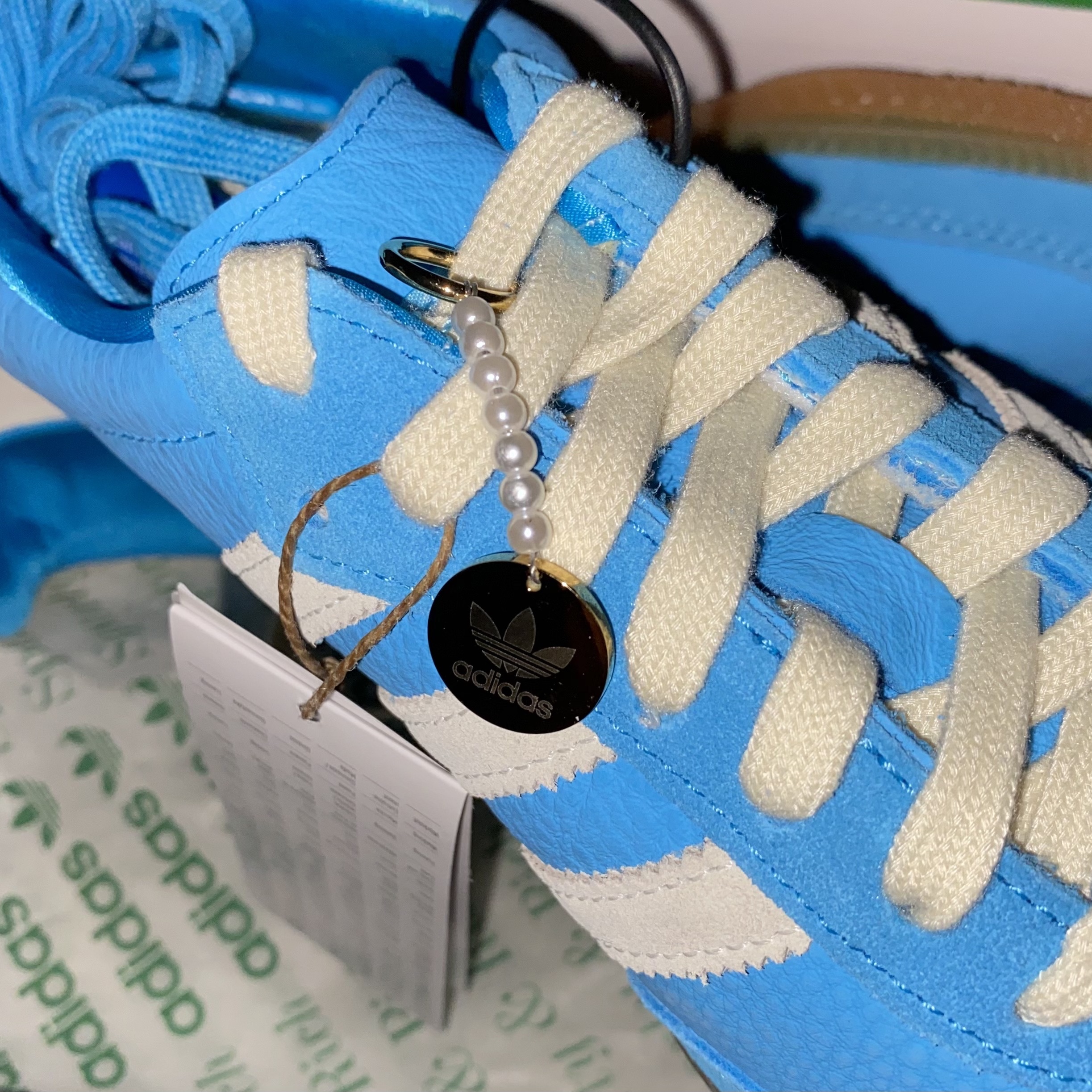 Adidas x Sporty & Rich Samba Blue Rush Cream White 착용 스타일 - 1