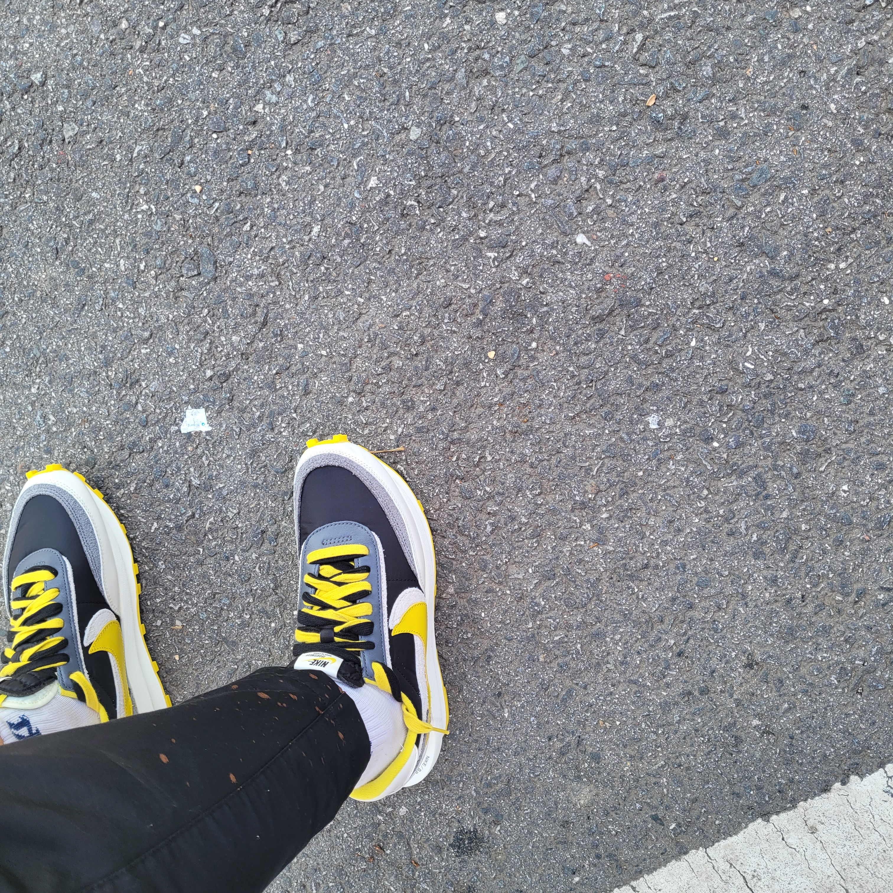 Nike x Sacai x Undercover LDWaffle Black Bright Citron 착용 스타일 - 3