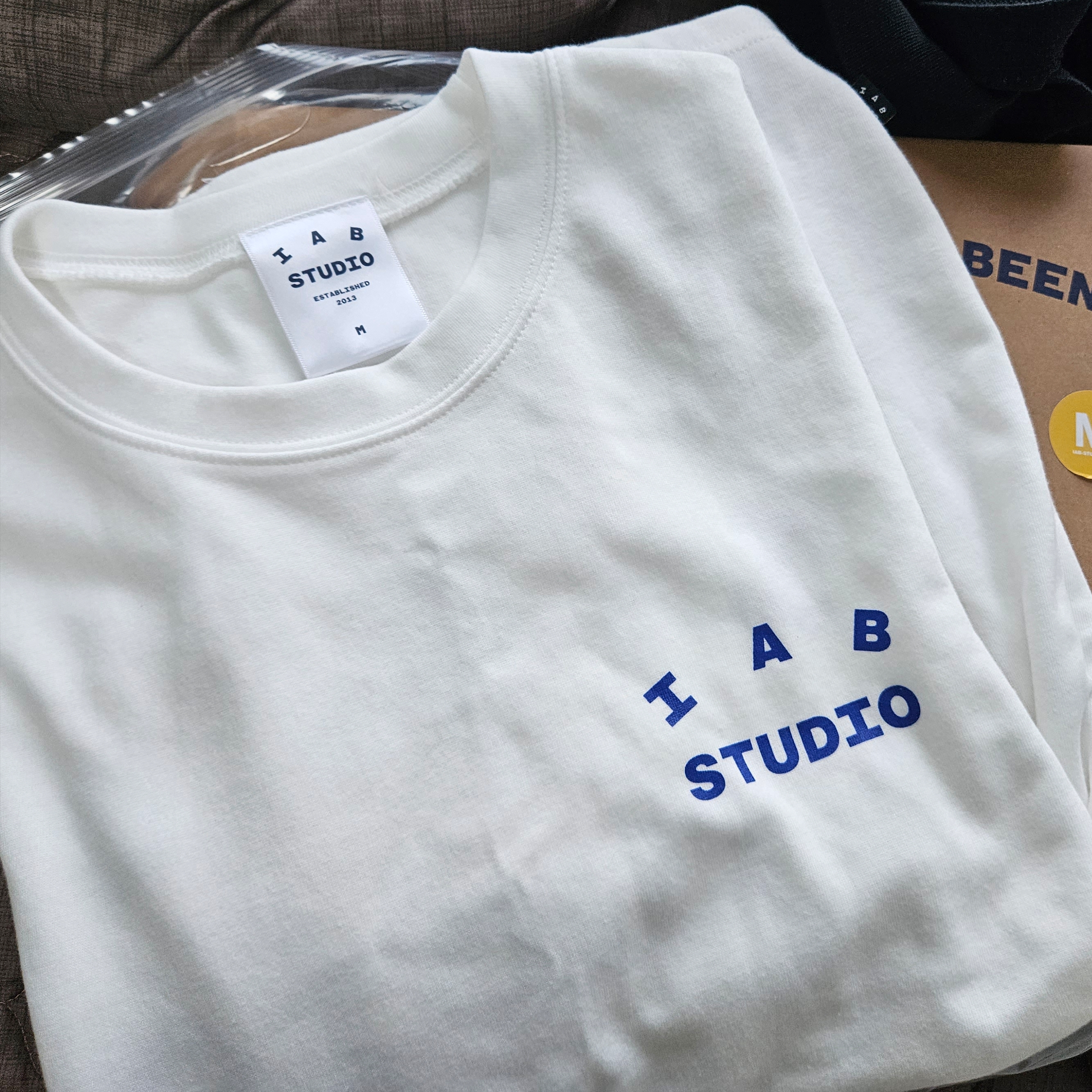 IAB Studio 10th Anniversary T-Shirt White 착용 스타일