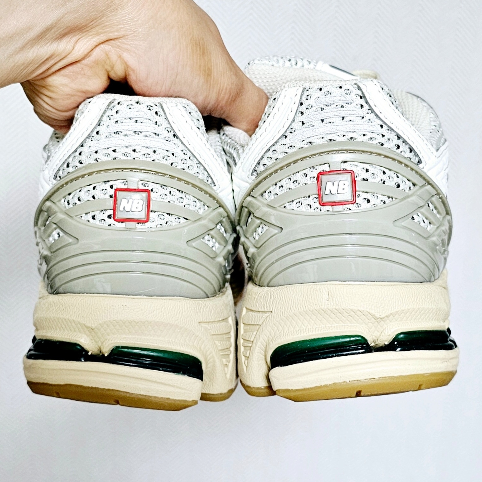 New Balance 1906R Silver Green 착용 스타일 - 2