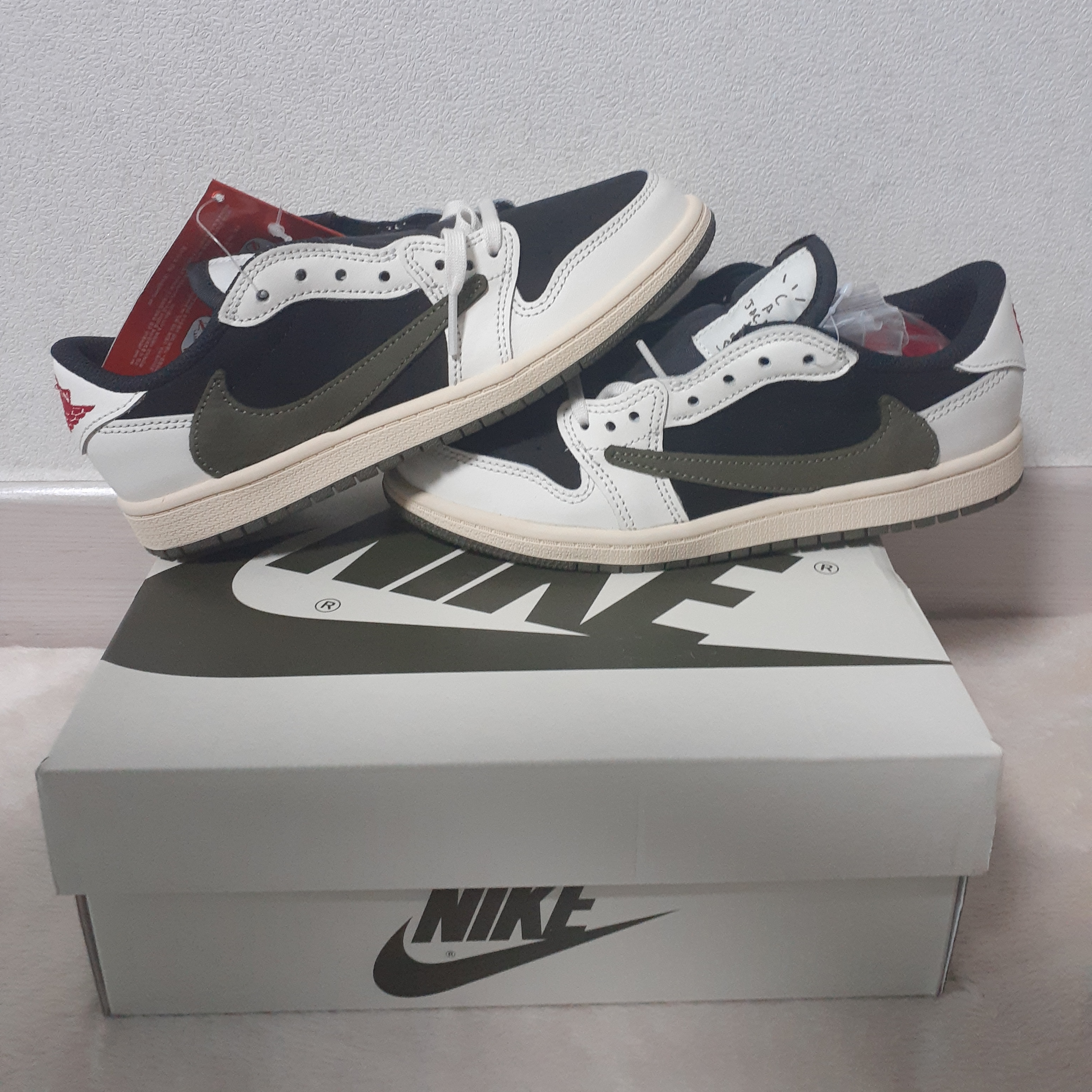 (PS) Jordan 1 x Travis Scott Retro Low OG SP Medium Olive 착용 스타일