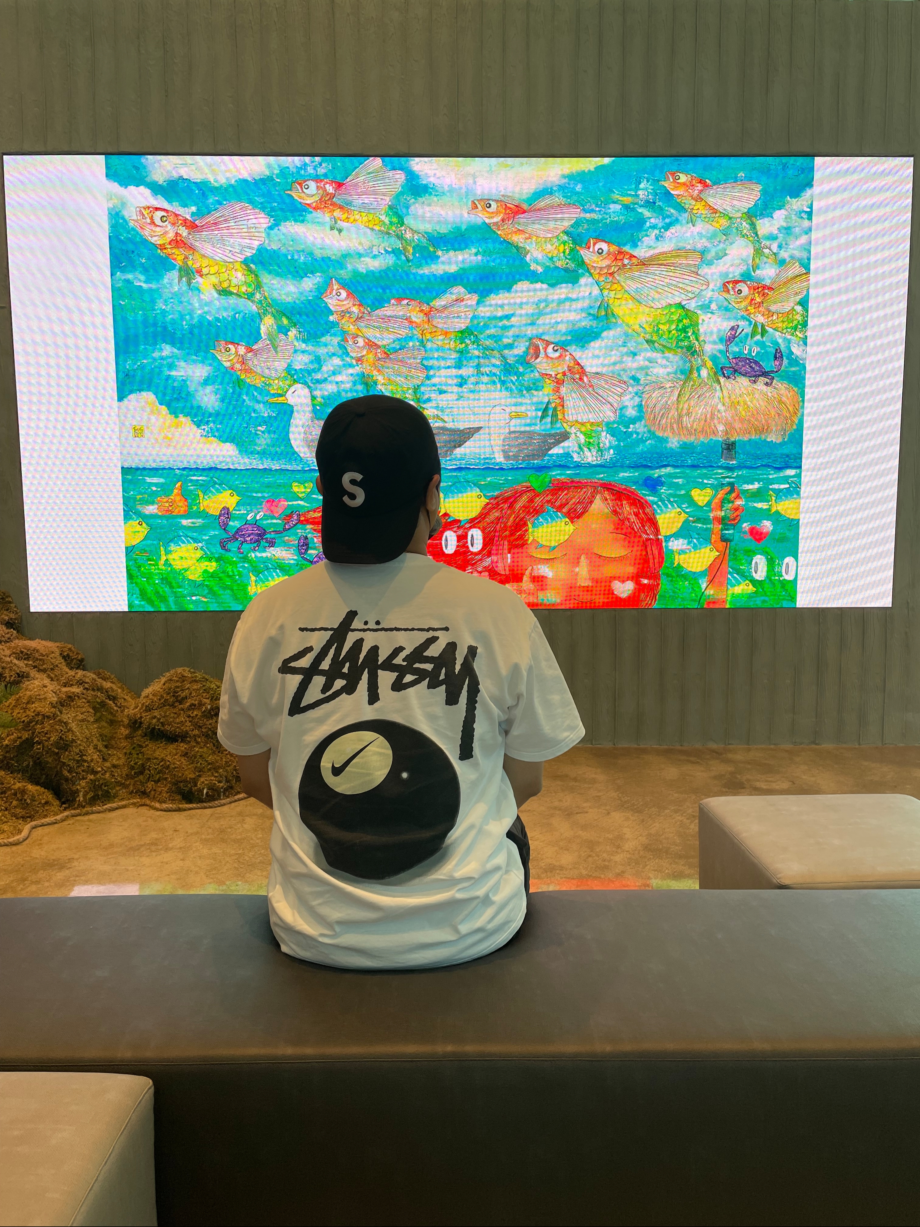 Nike x Stussy NRG FL SS 8 Ball T-Shirt White (DO9322-100), Supreme Cordura Ripstop S Logo 6-Panel Black - 23SS 착용 스타일