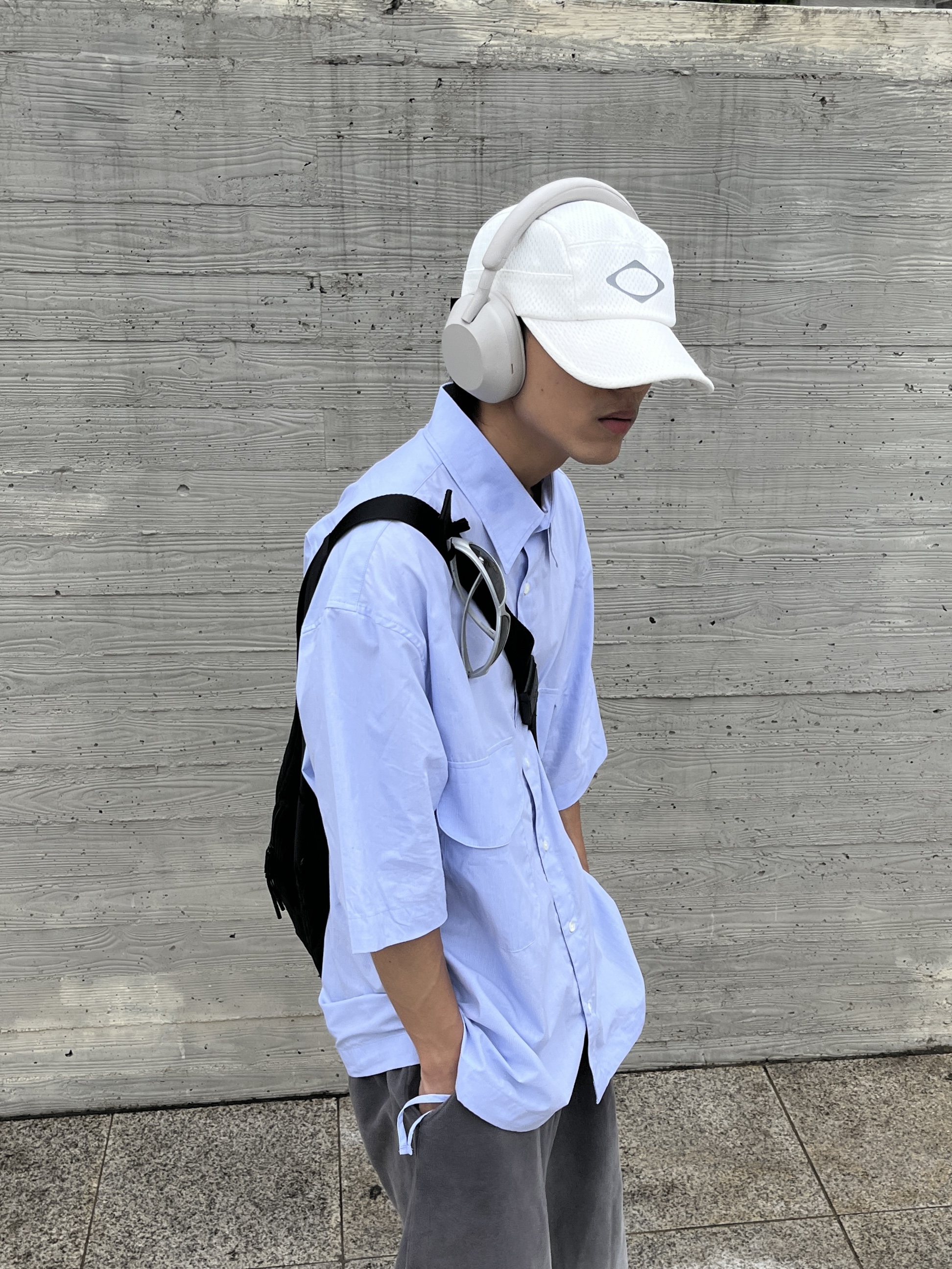 Birkenstock A630 Clog White, Sony WH-1000XM5 Silver (Korean Ver.) 착용 스타일 - 2