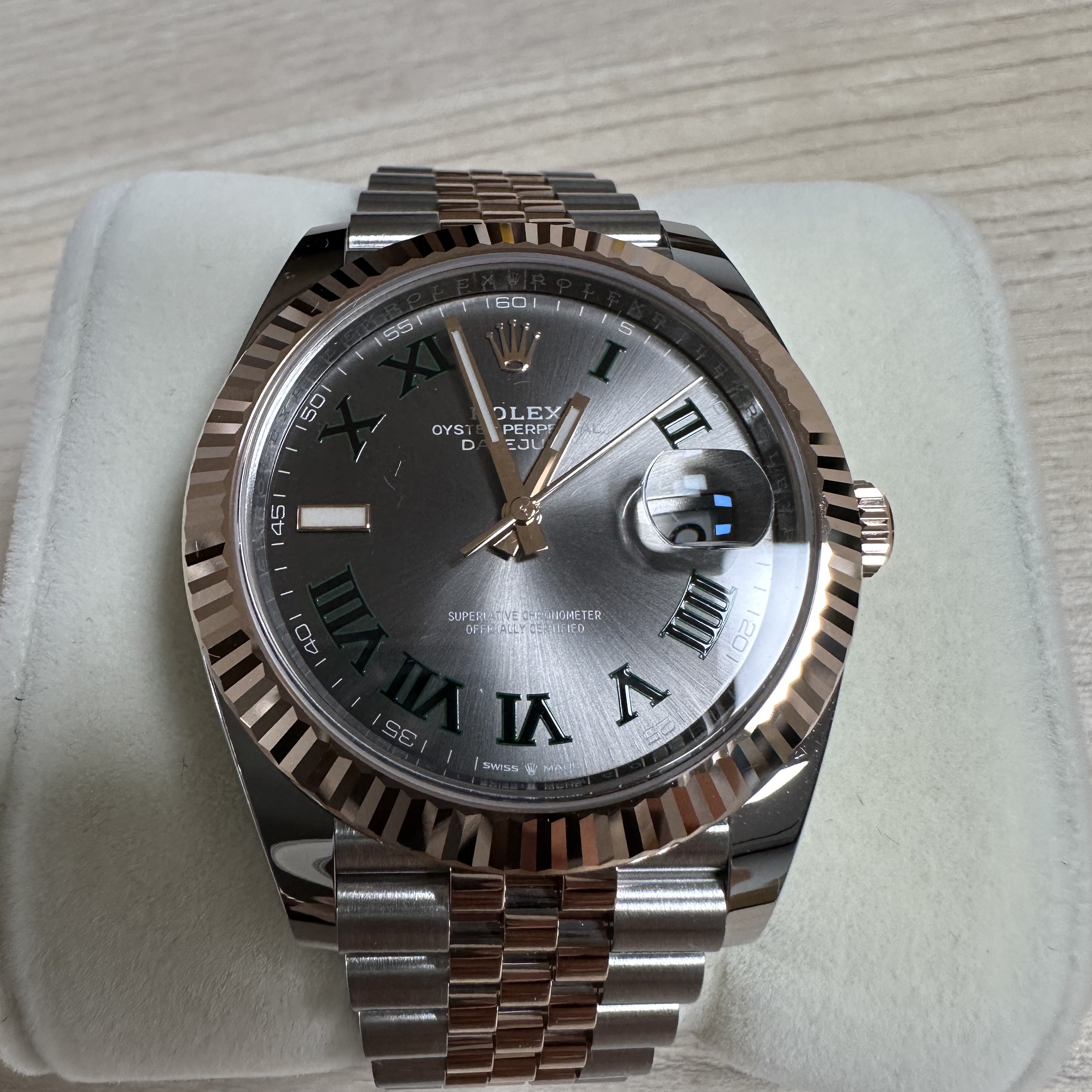 Rolex Datejust 41mm 126331 Slate Roman Jubilee 착용 스타일