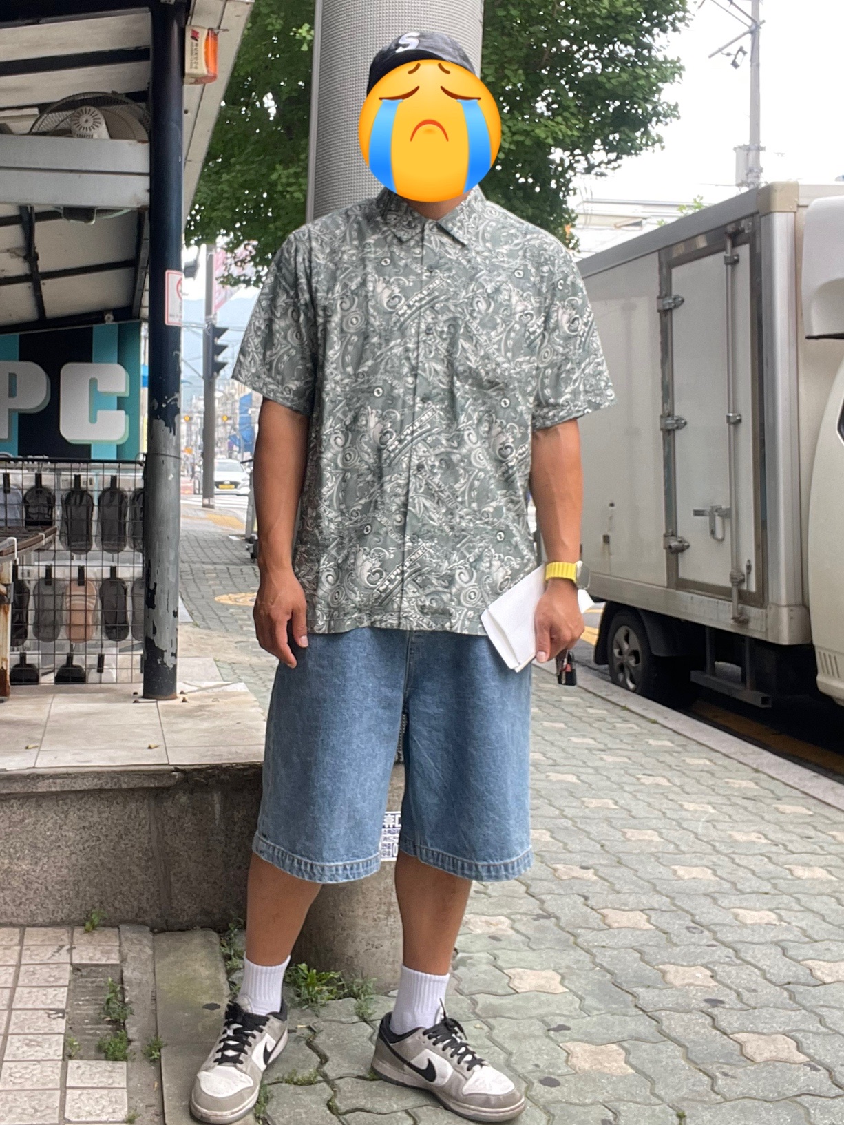 Supreme Dollar S/S Shirt Green - 23SS, Supreme Raffia S Logo 6-Panel Black - 22SS 착용 스타일