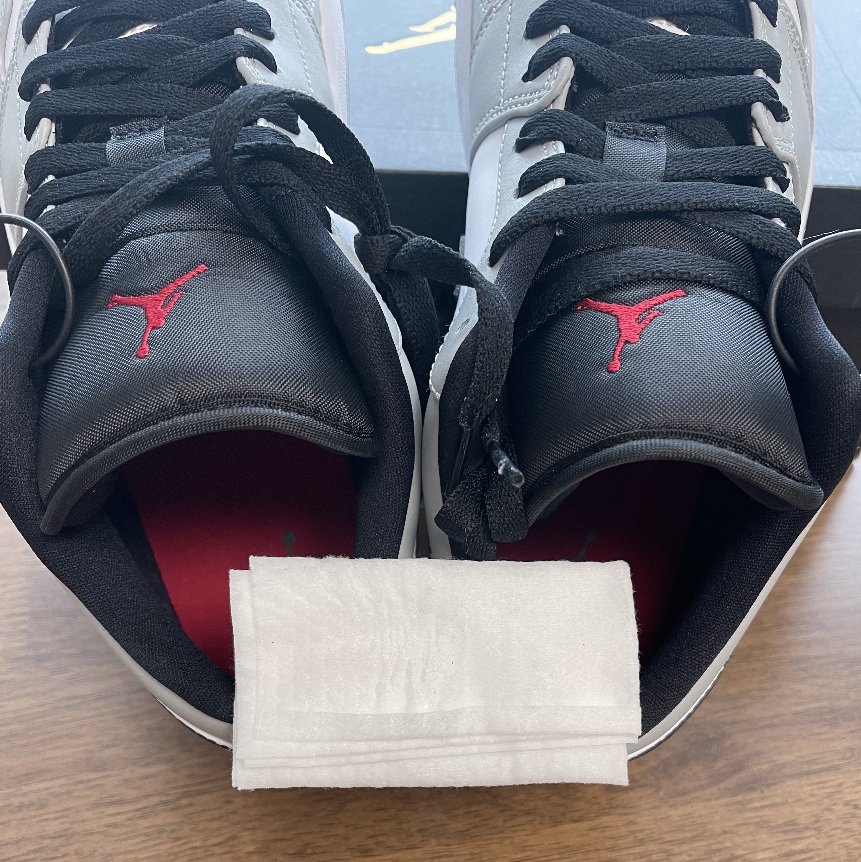 Jordan 1 Low Light Smoke Grey 착용 스타일 - 2