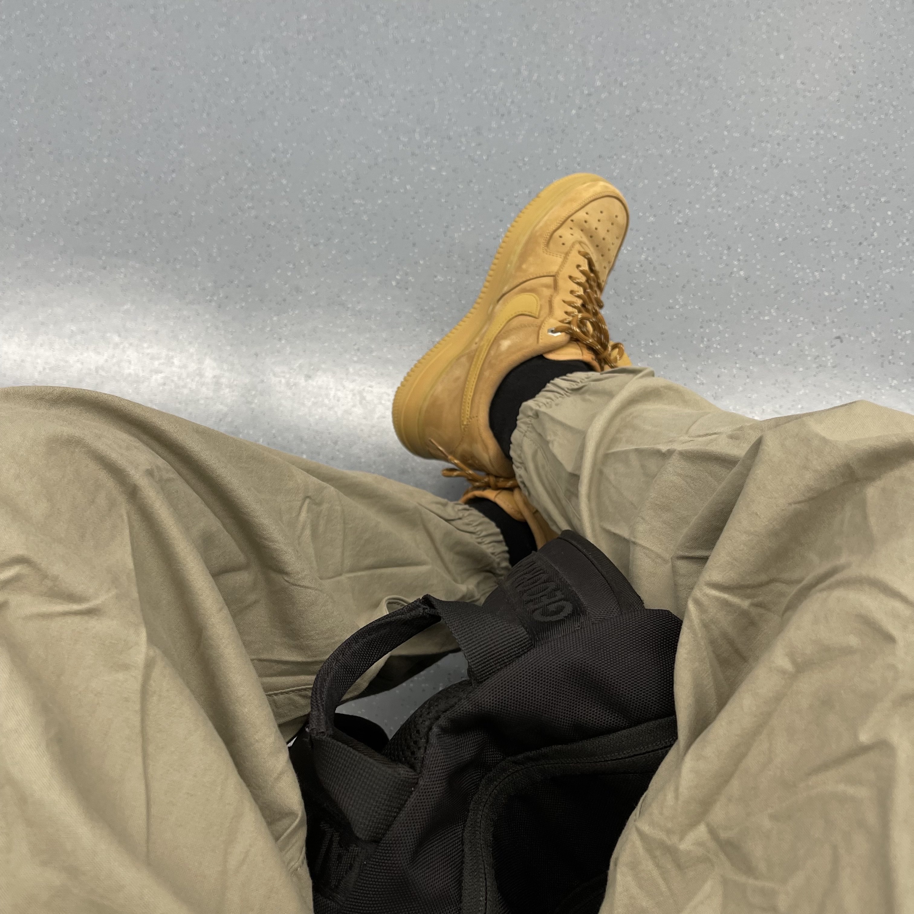 Nike Air Force 1 '07 WB Flax 착용 스타일