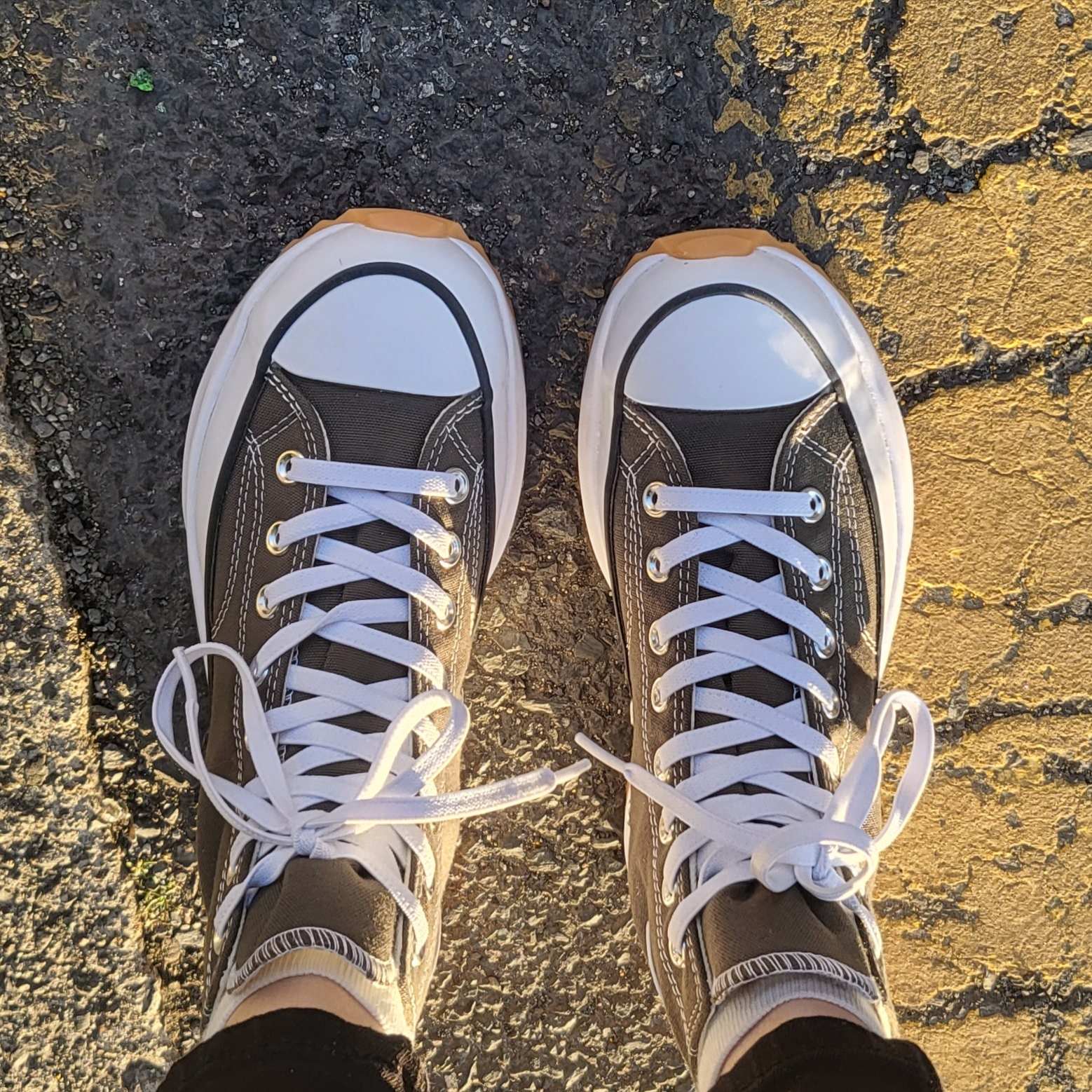 Converse Run Star Hike Hi Cargo Khaki 착용 스타일 - 1