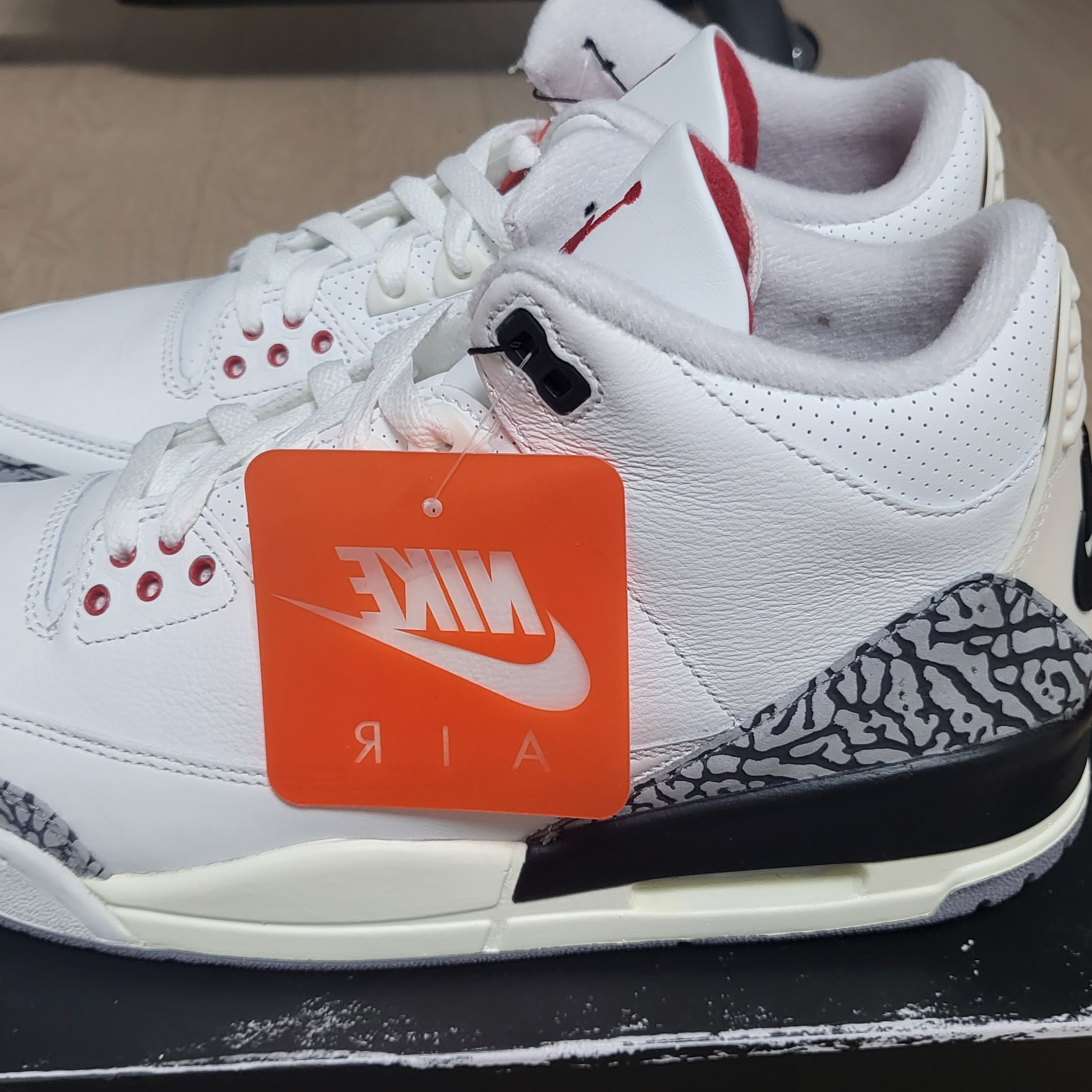 Jordan 3 Retro White Cement Reimagined 착용 스타일 - 2