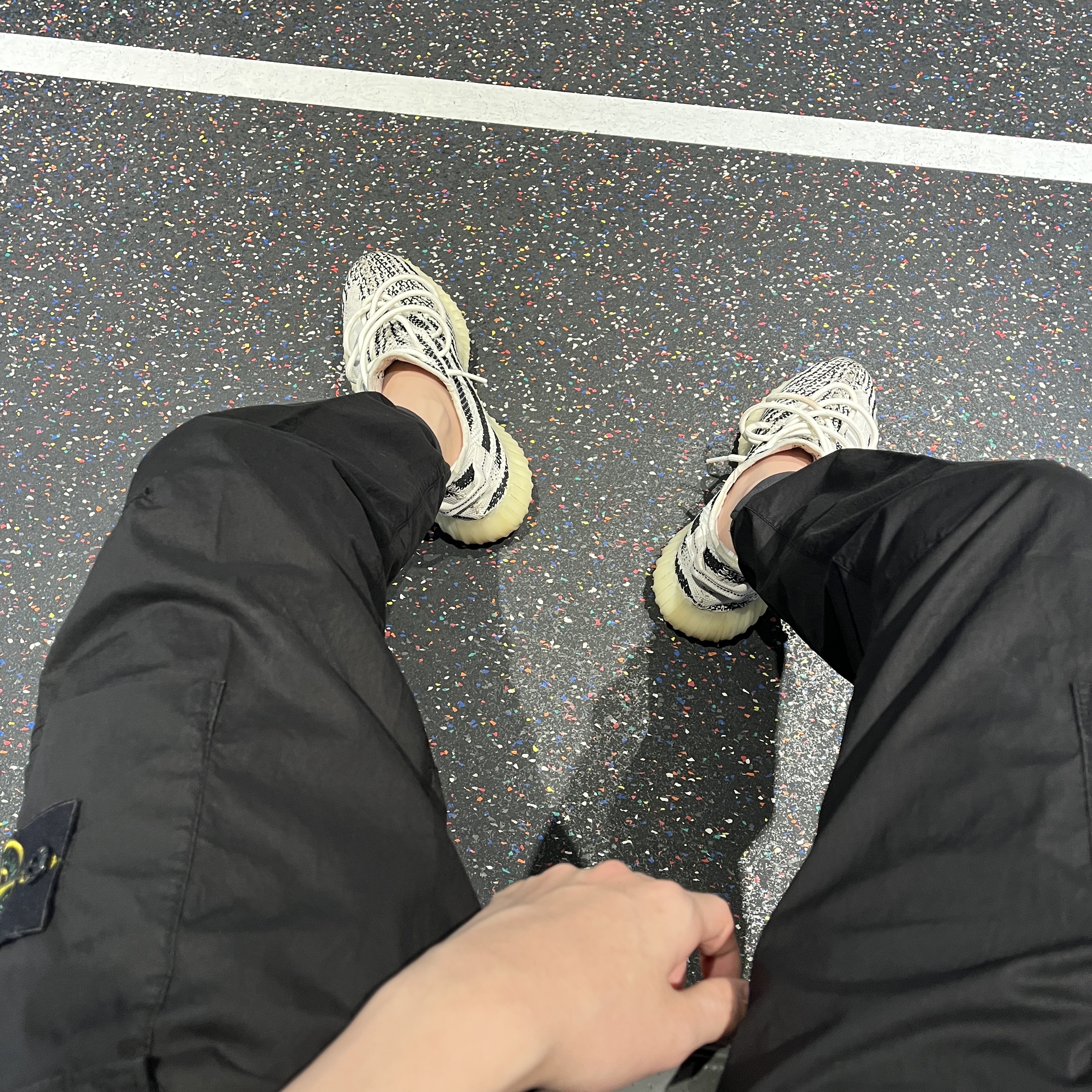 Stone Island 31303 Cargo Pants Black - 23SS, Adidas Yeezy Boost 350 V2 Zebra 2017/2019/2020 착용 스타일
