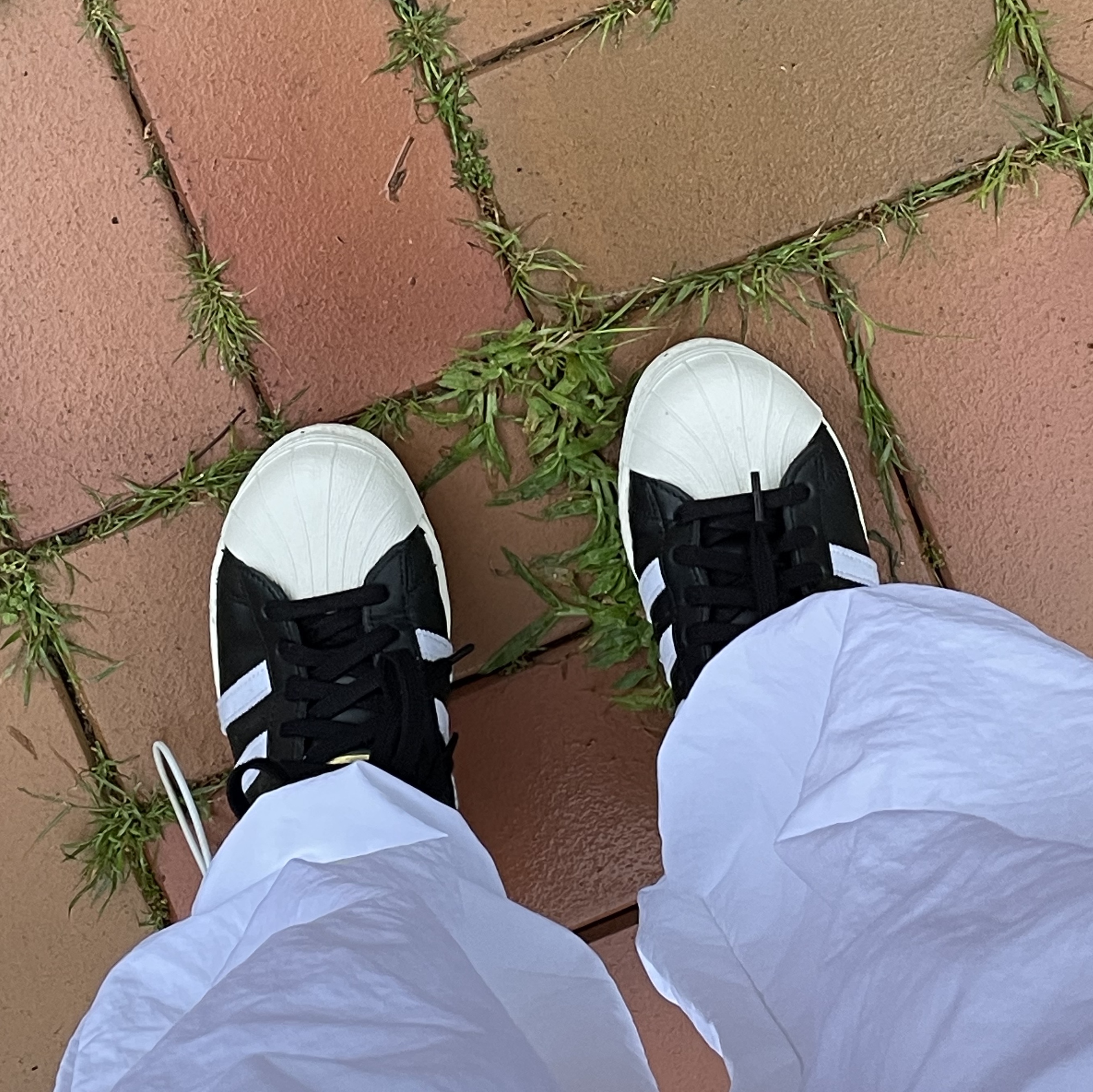 Adidas Superstar 82 FI Core Black 착용 스타일