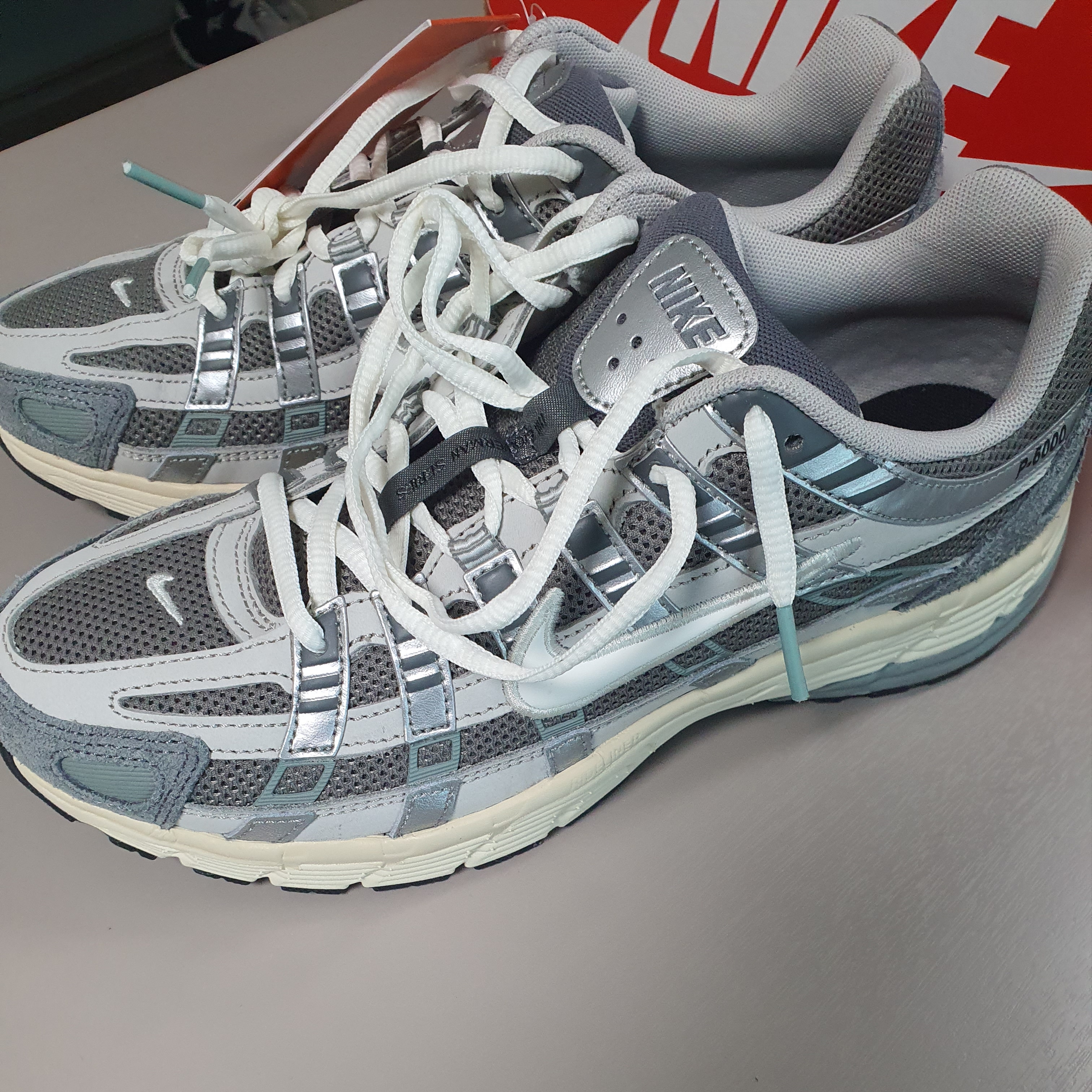 Nike P-6000 Flat Pewter Light Iron Ore 착용 스타일 - 4