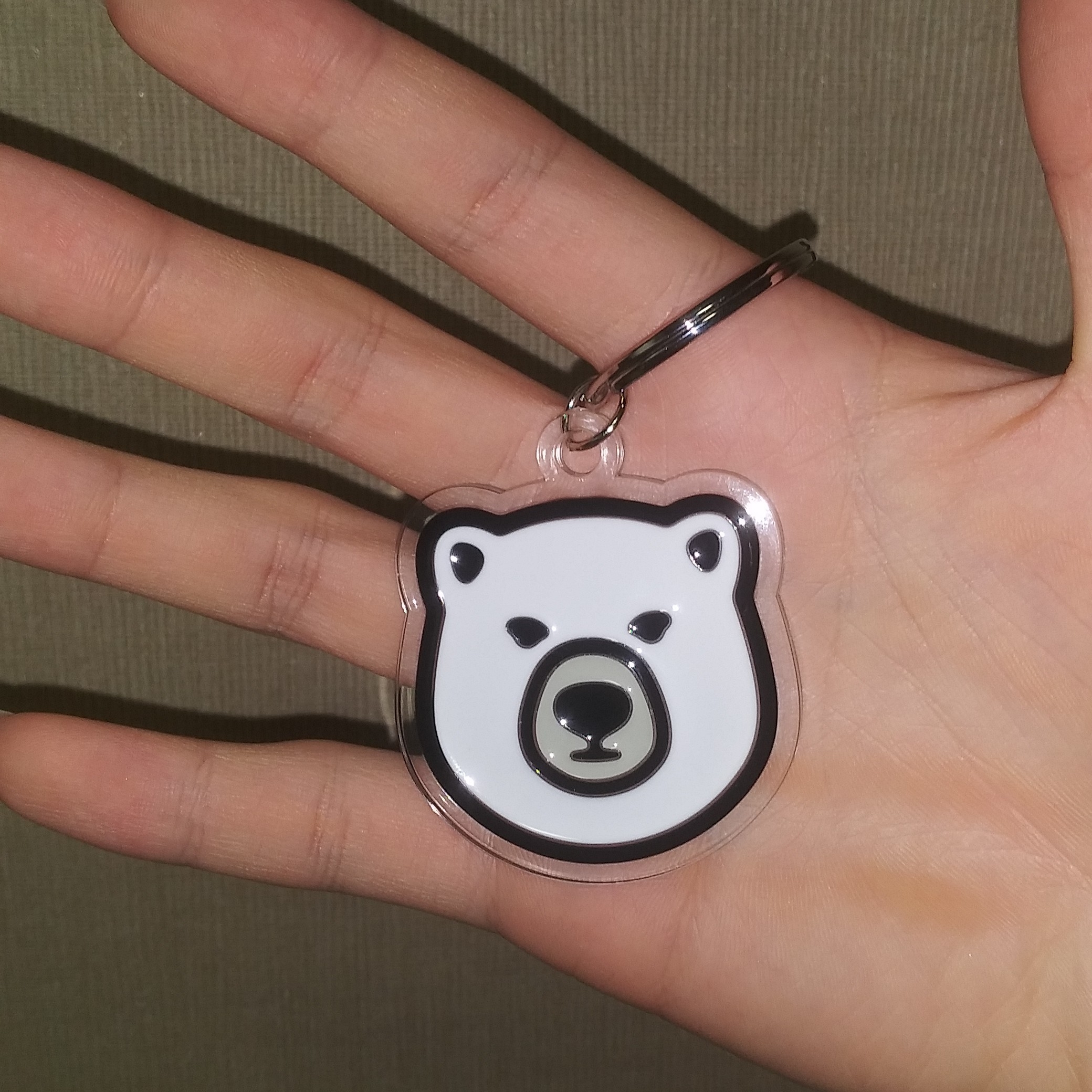 Human Made Acrylic Animal Keyring White 착용 스타일