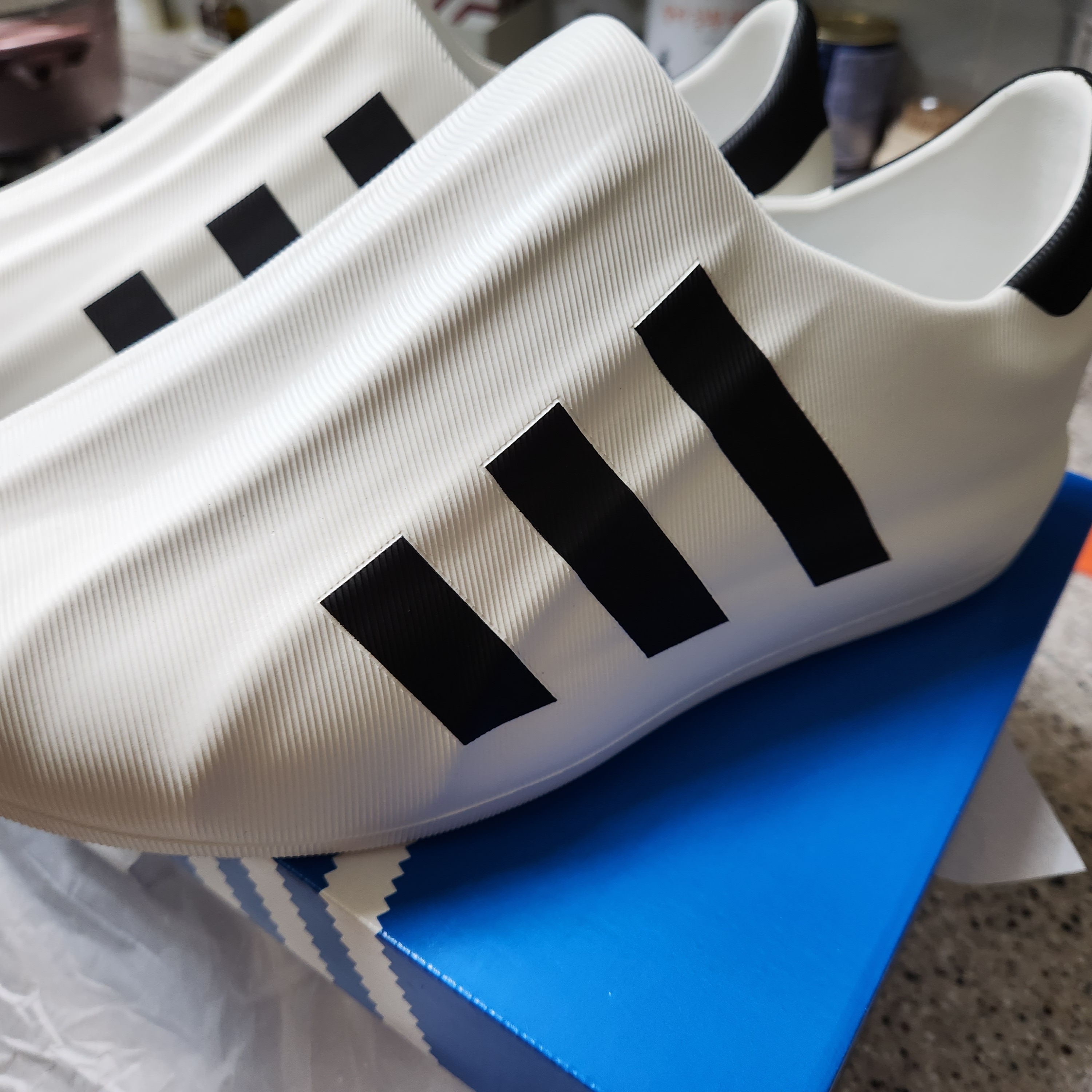 Adidas Adifom Superstar Core White 착용 스타일