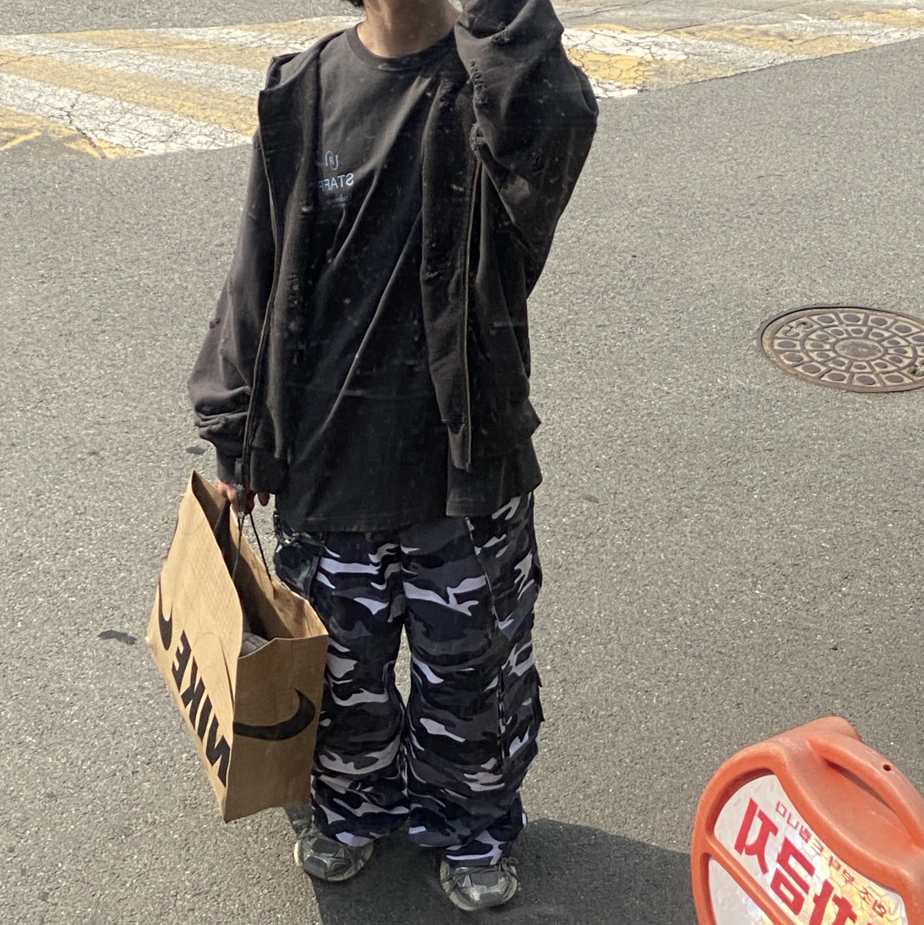 Undermycar Otter Oversized Damage-Washed Hood Zip-Up Hunter Green - 23SS 착용 스타일