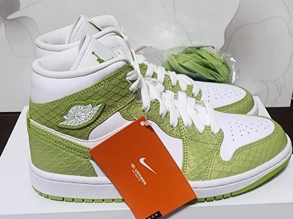(W) Jordan 1 Mid SE Vivid Green 착용 스타일