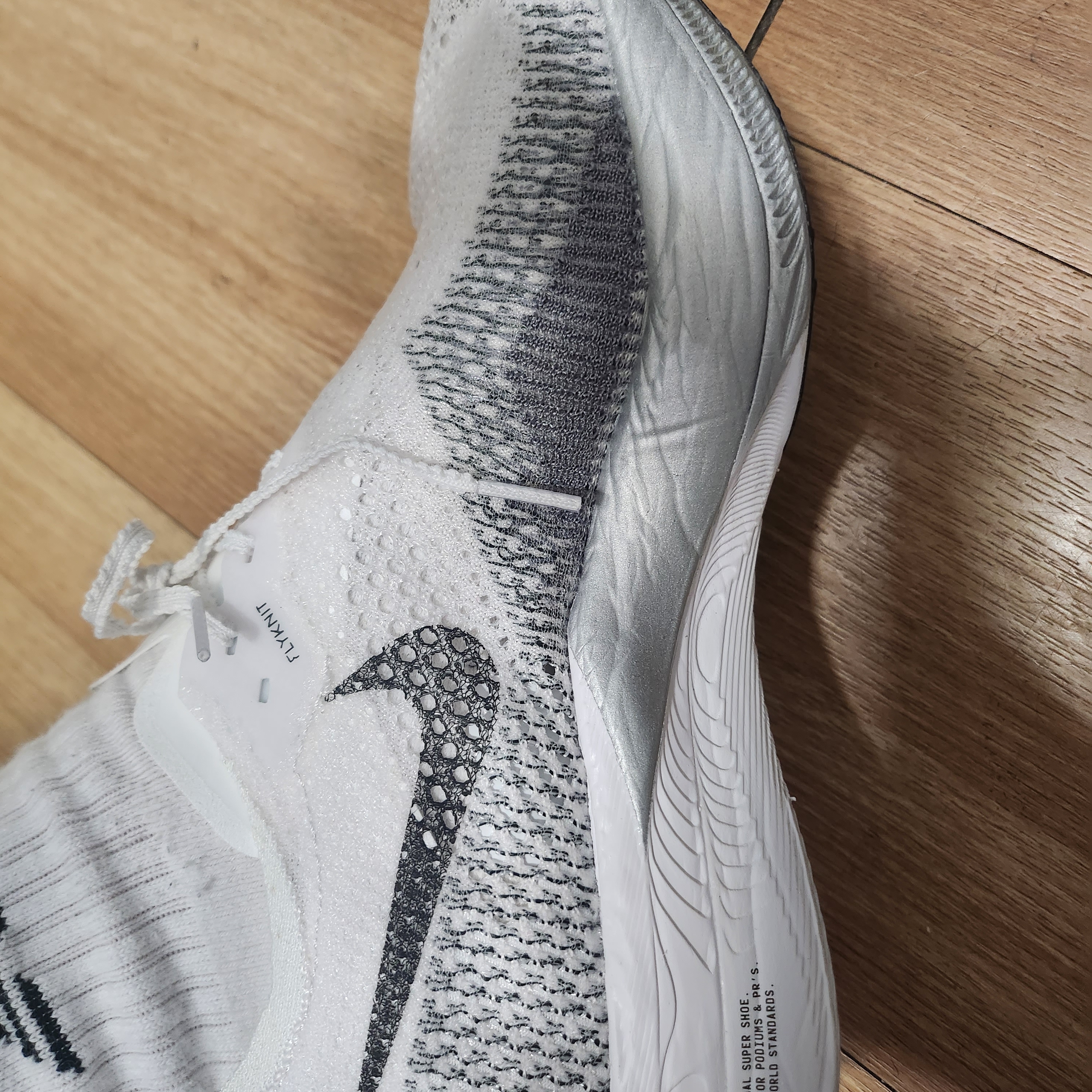 Nike ZoomX Vaporfly Next% 3 White Grey 착용 스타일