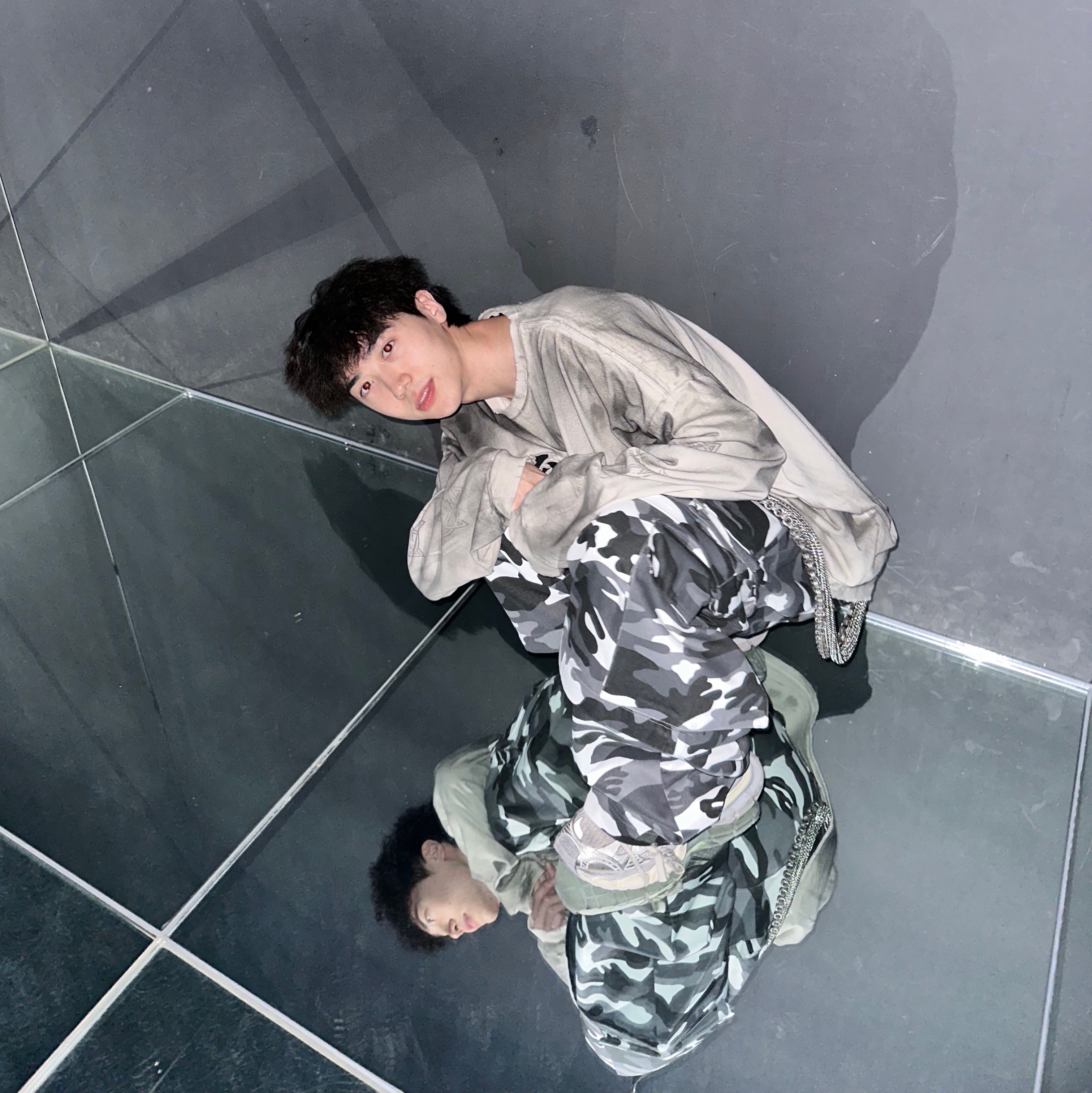 Project G/R Furious Logo Applique L/S T-Shirt Grey - 10 Corso Como Exclusive, Project G/R Oversized Convertible Cargo Pants City Camo 착용 스타일 - 2