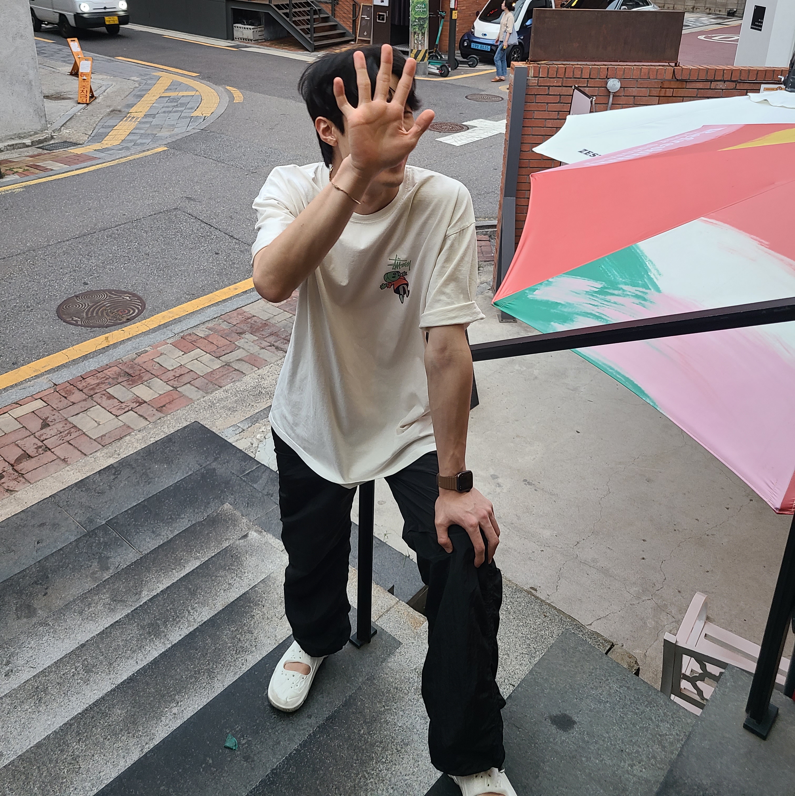 Stussy Dollie Pigment Dyed T-Shirt Natural, Nike ISPA Universal Natural 착용 스타일 - 2