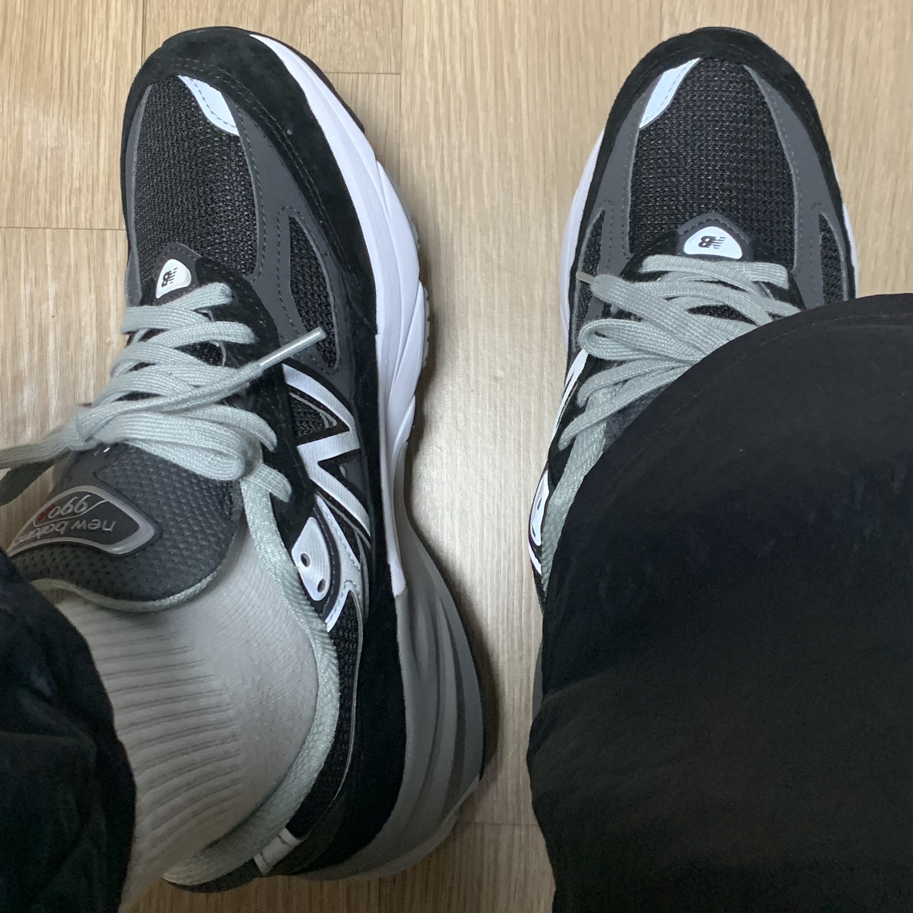 New Balance 990v6 Made in USA Black White 착용 스타일 - 2