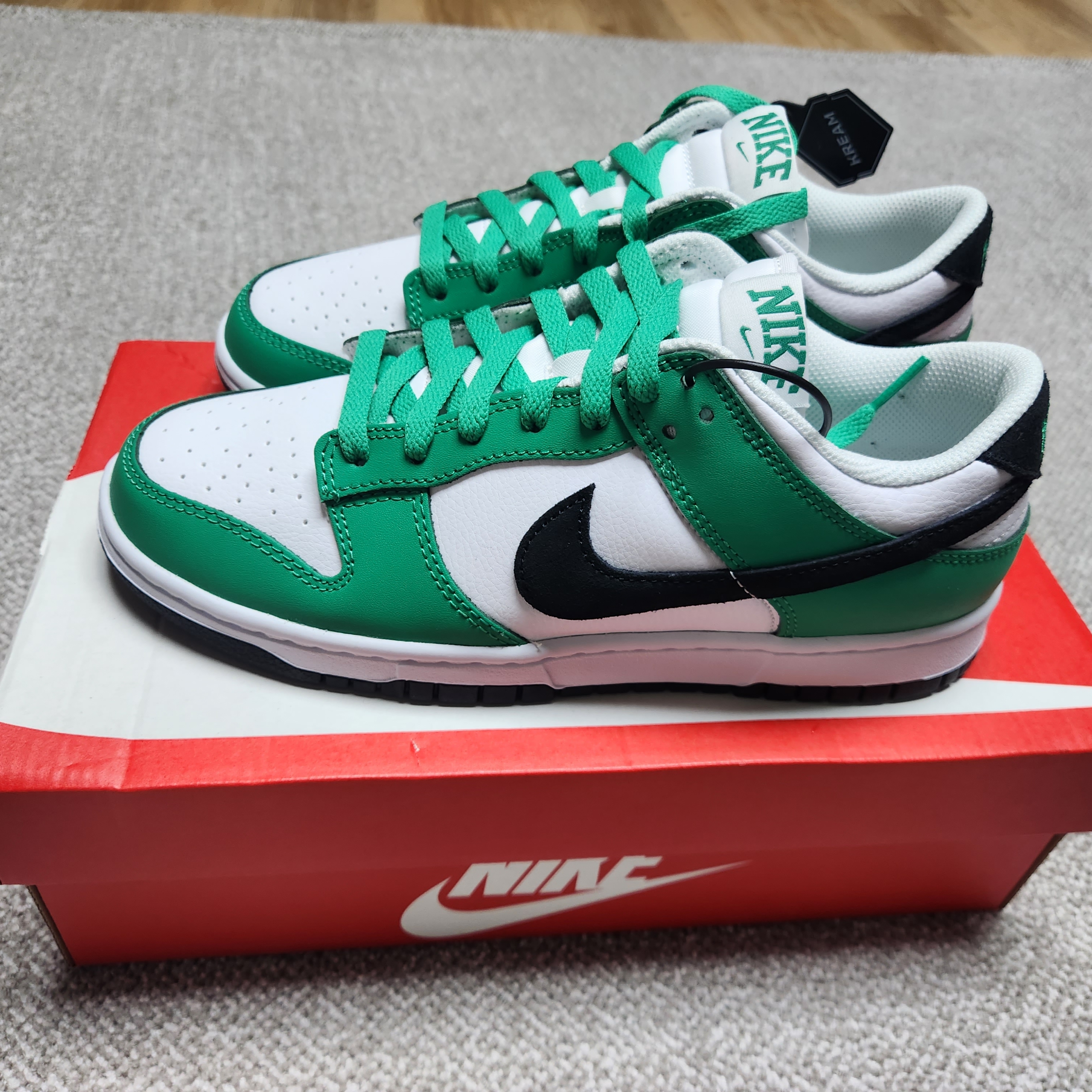 Nike Dunk Low White Green 착용 스타일 - 1
