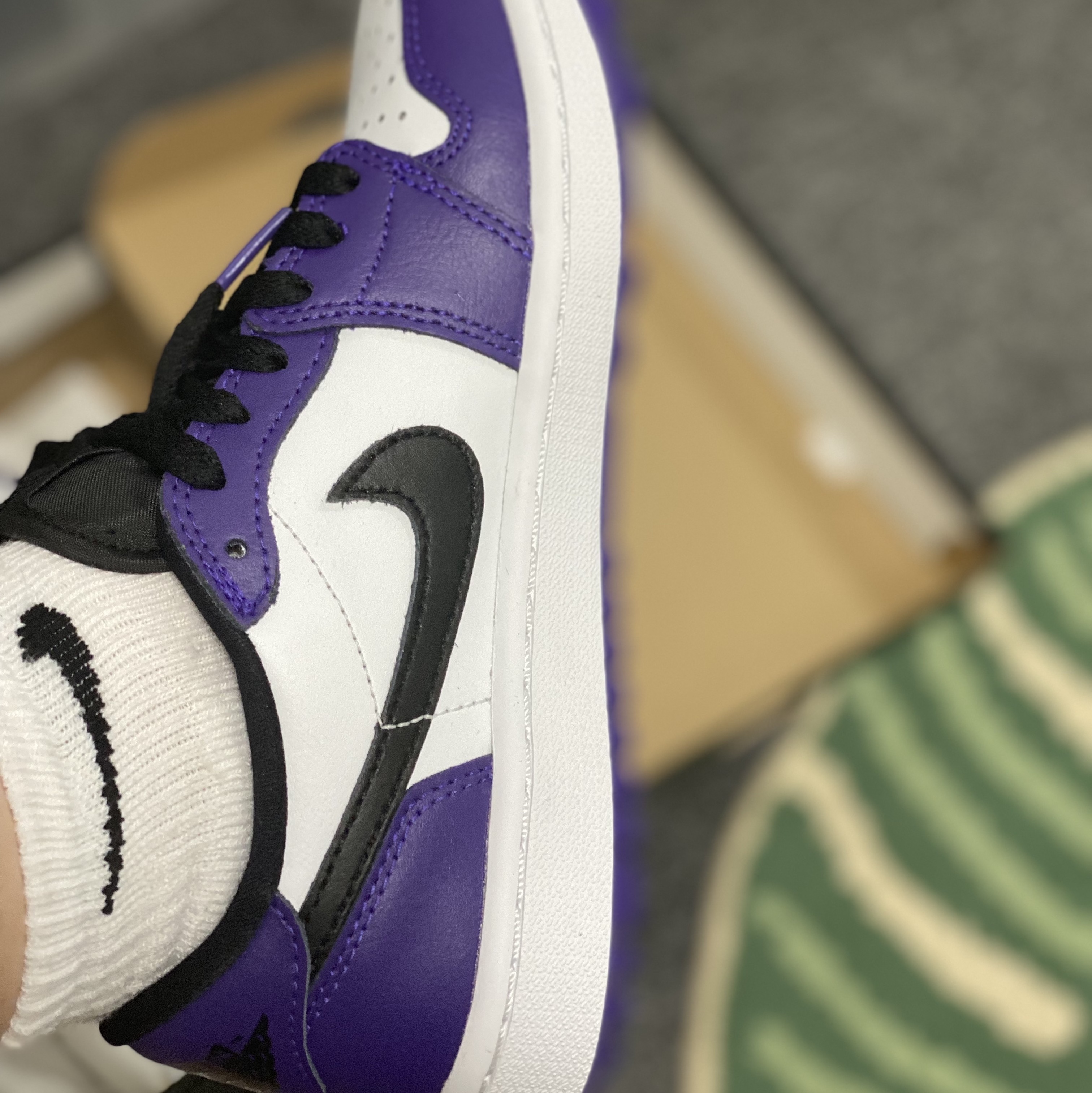 Jordan 1 Low Golf Court Purple 착용 스타일 - 2
