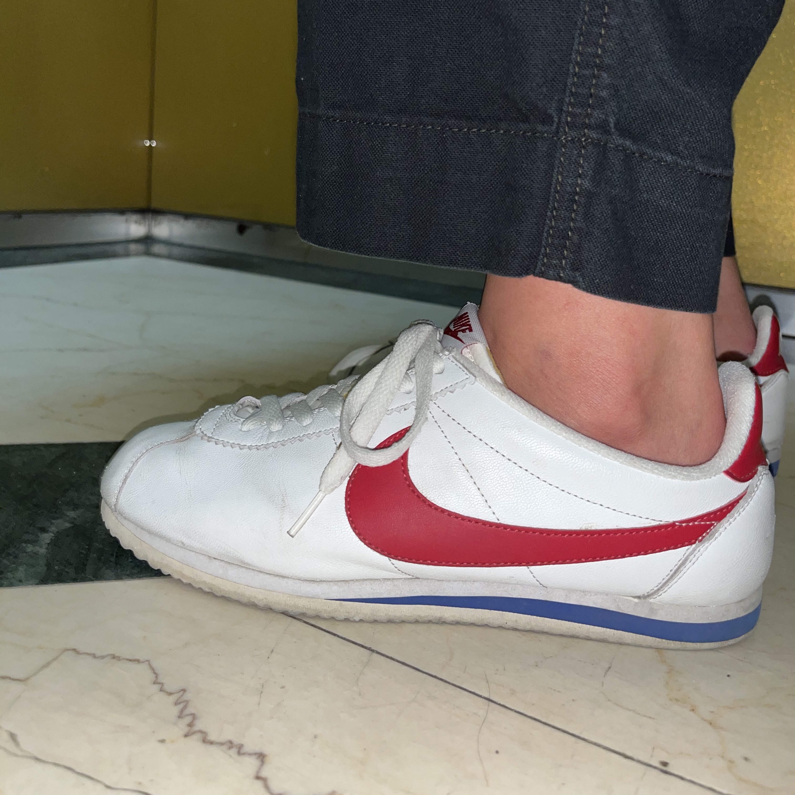 (W) Nike Classic Cortez Premium White Varsity Red 착용 스타일