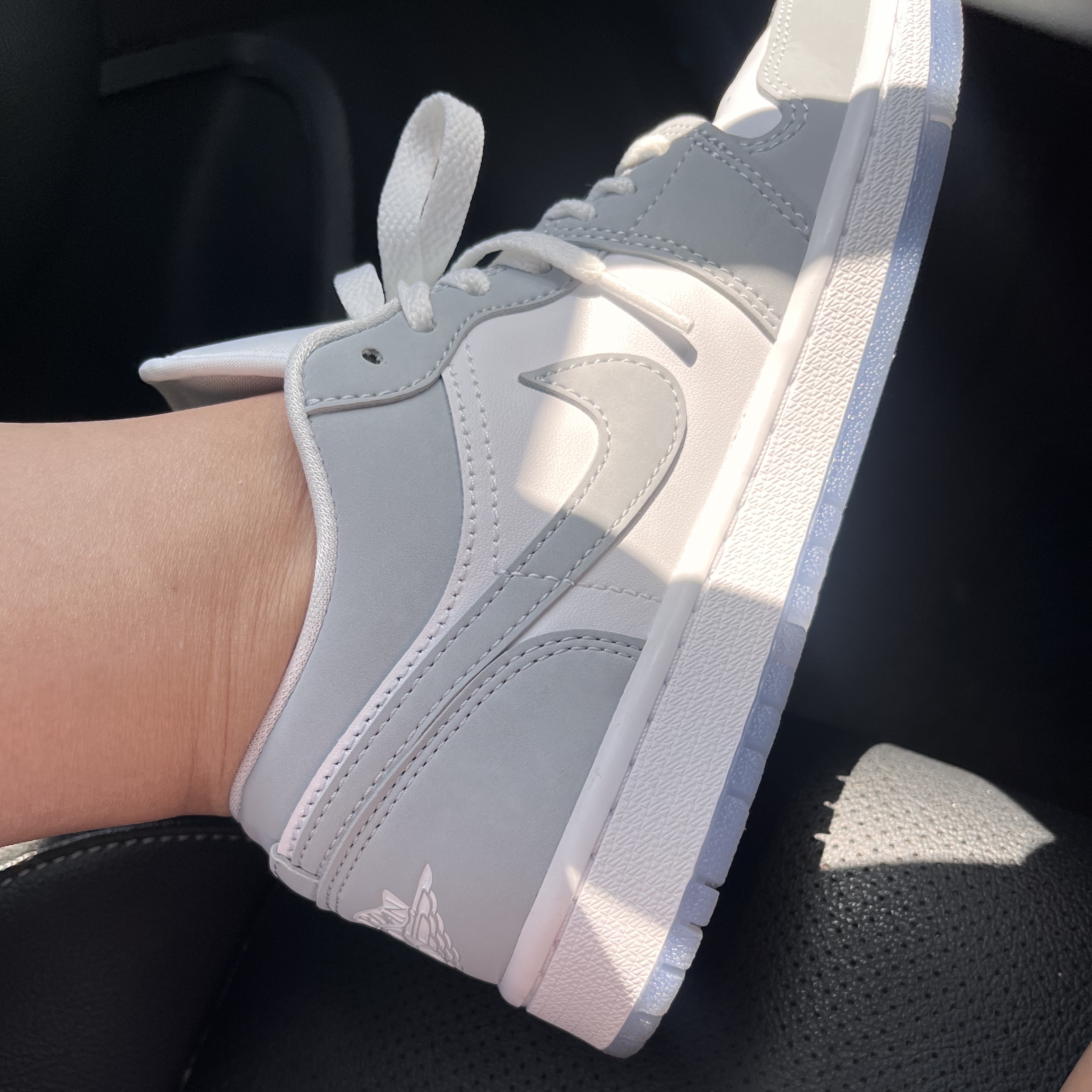 (W) Jordan 1 Low White Wolf Grey 착용 스타일