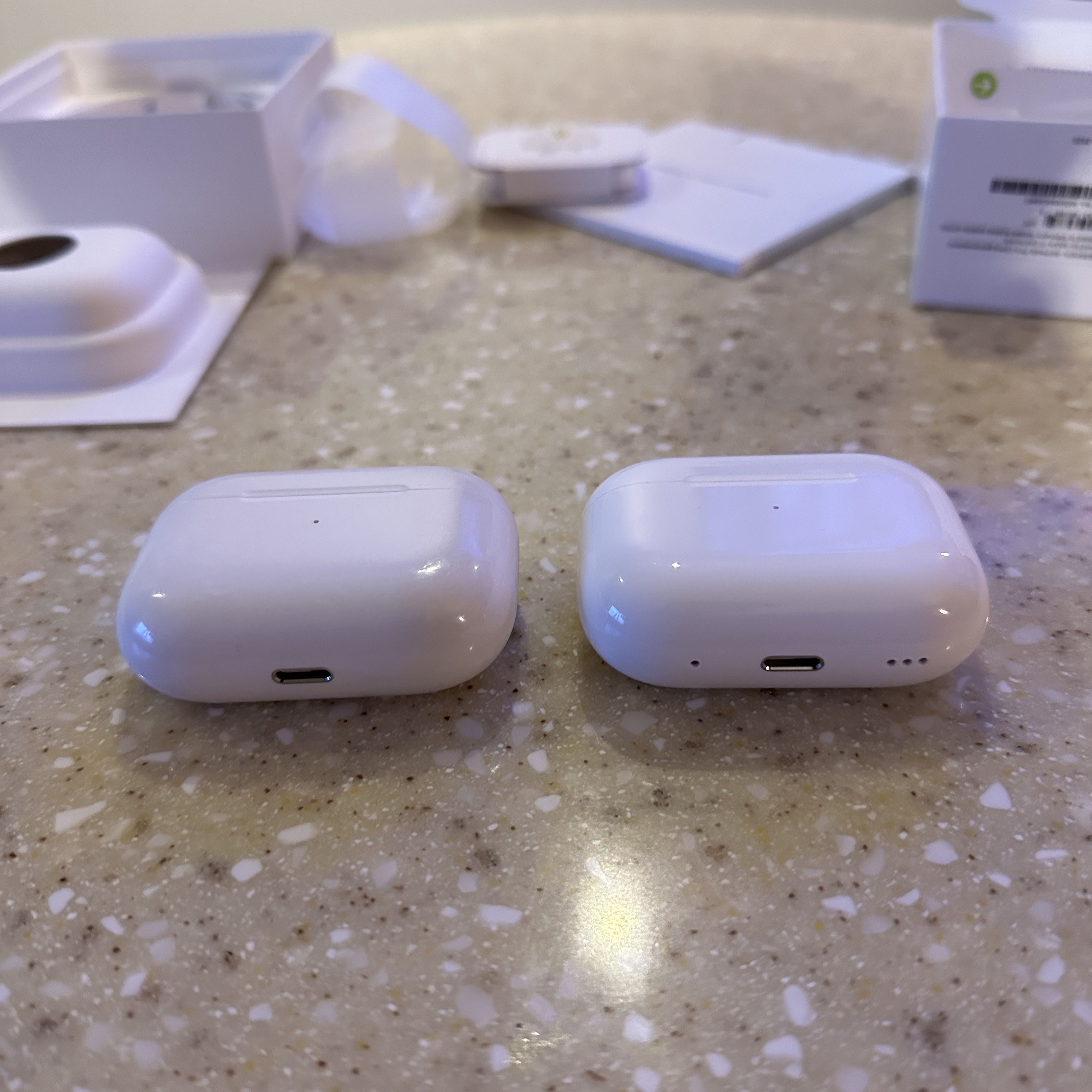 Apple AirPods Pro 2nd Gen (Korean Ver.) 착용 스타일 - 3