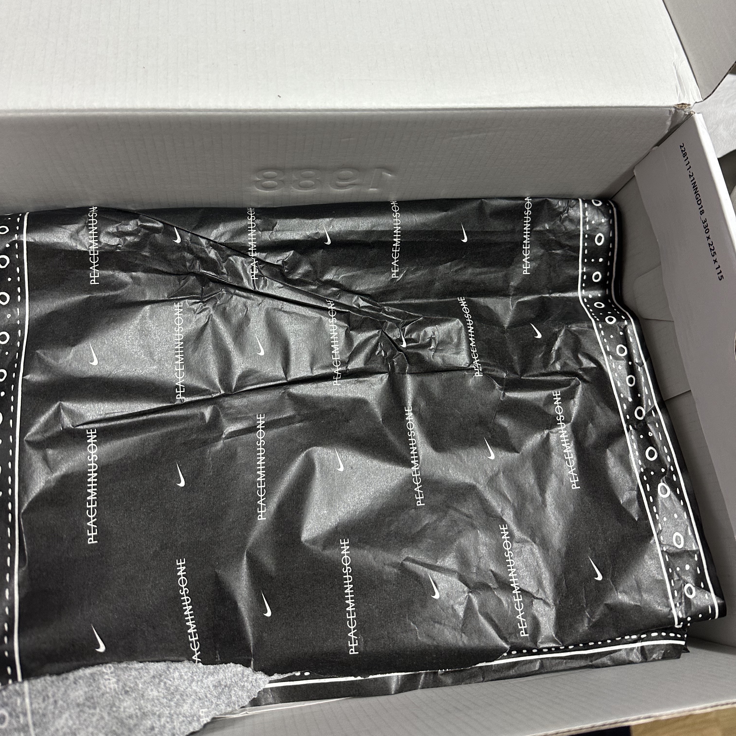 Nike x Peaceminusone Kwondo1 Black and White 착용 스타일
