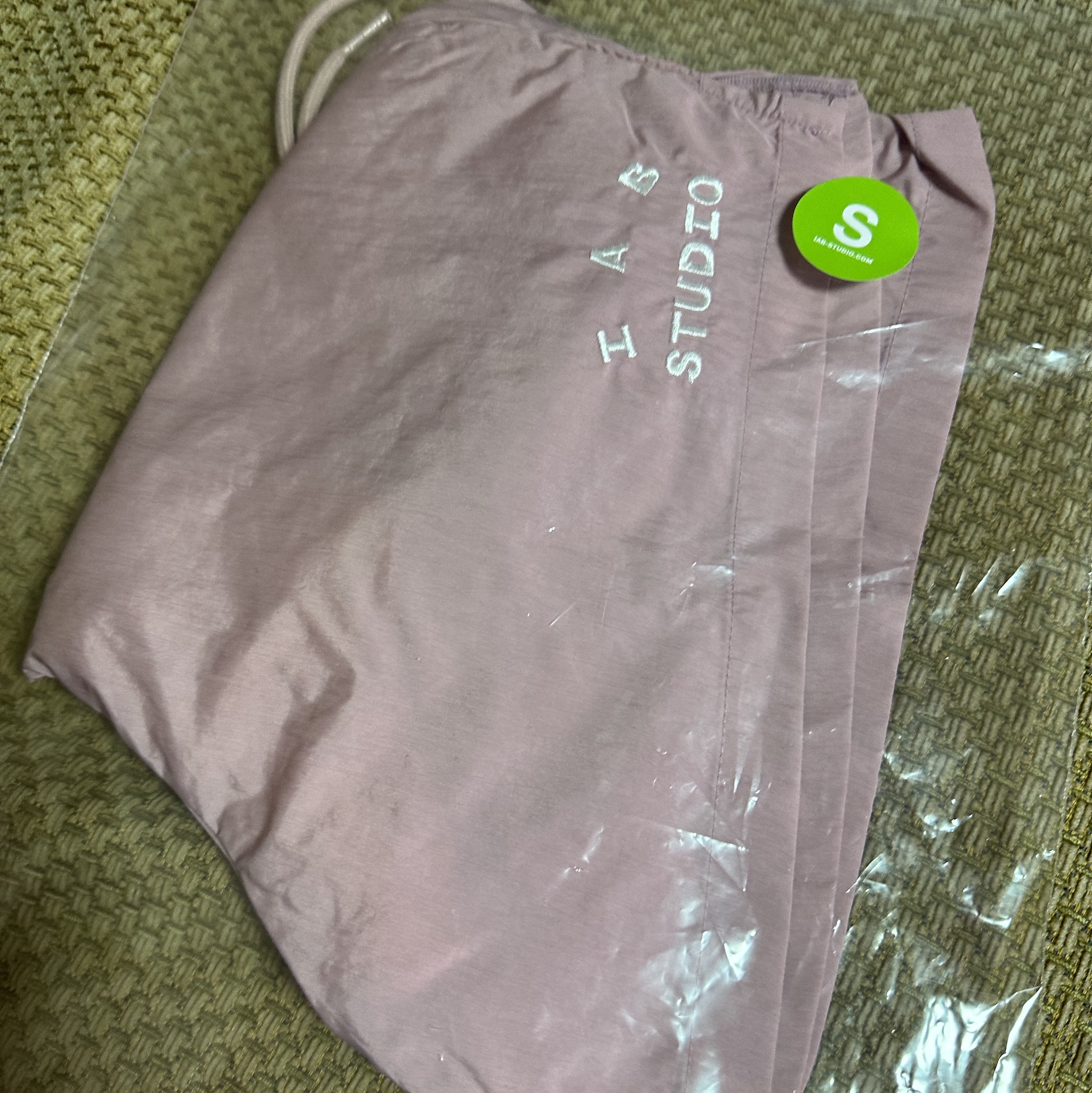 IAB Studio Woven Shorts Pink - The Hyundai Seoul Exclusive 착용 스타일