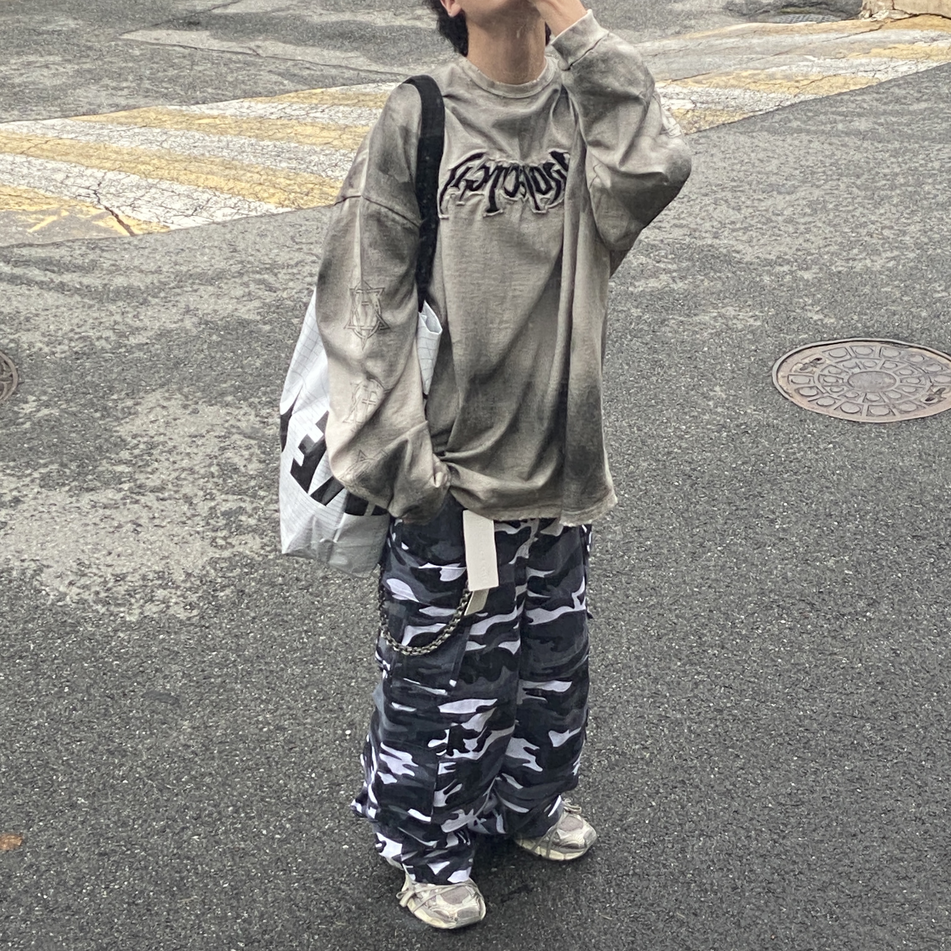 Project G/R Furious Logo Applique L/S T-Shirt Grey - 10 Corso Como Exclusive, Project G/R Oversized Convertible Cargo Pants City Camo 착용 스타일