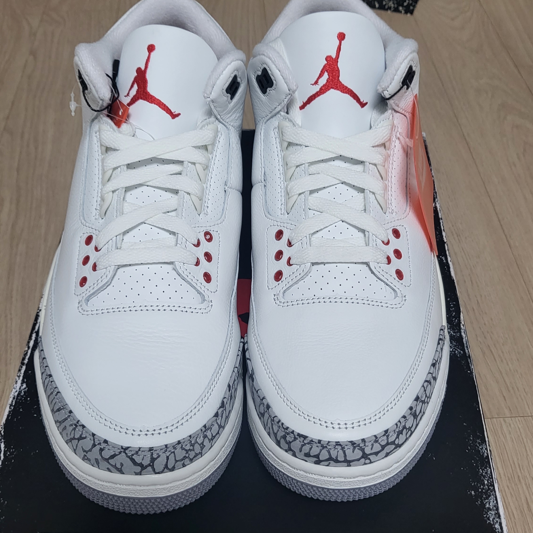 Jordan 3 Retro White Cement Reimagined 착용 스타일 - 3