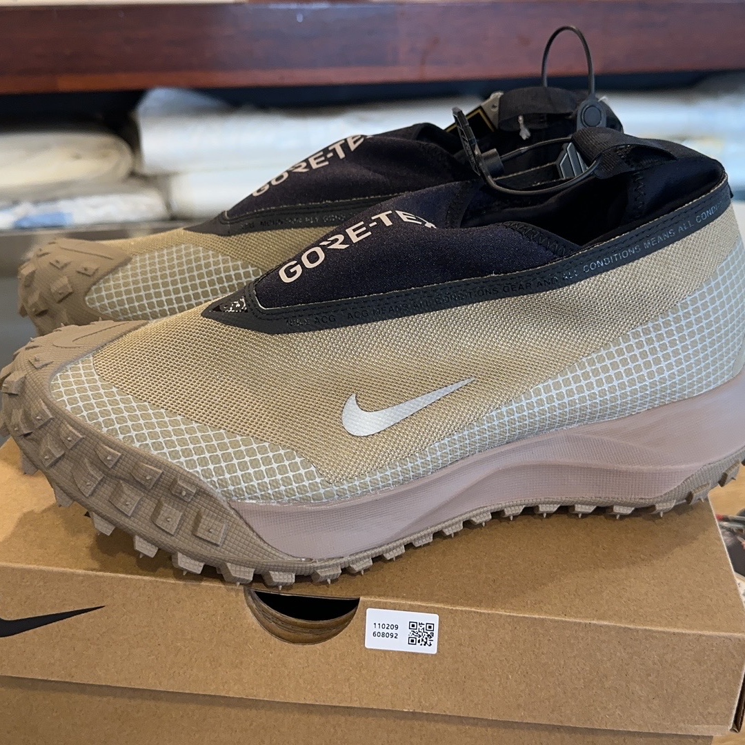 Nike ACG Mountain Fly Gore-Tex Khaki 착용 스타일