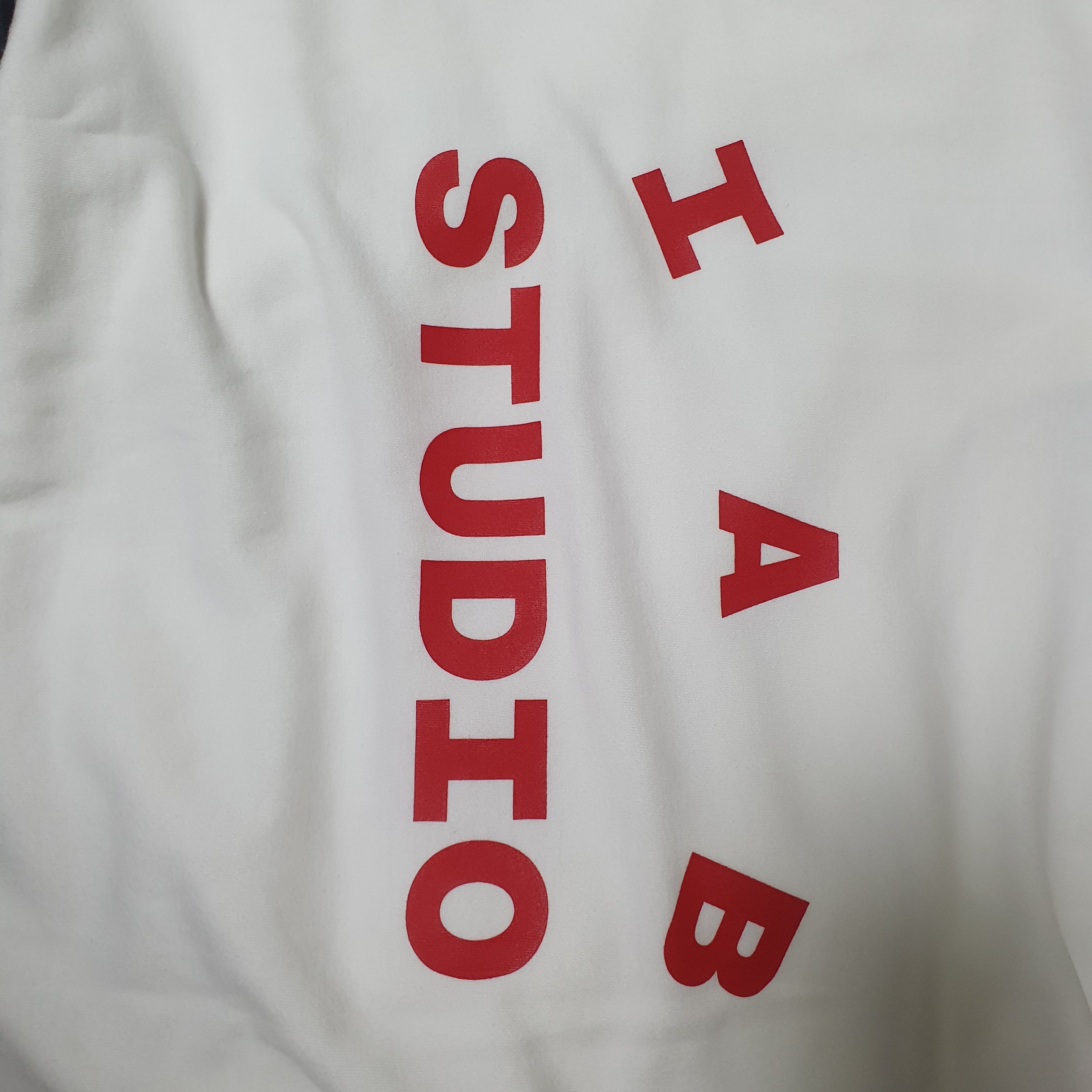 IAB Studio x Netflix SS T-Shirt White 착용 스타일
