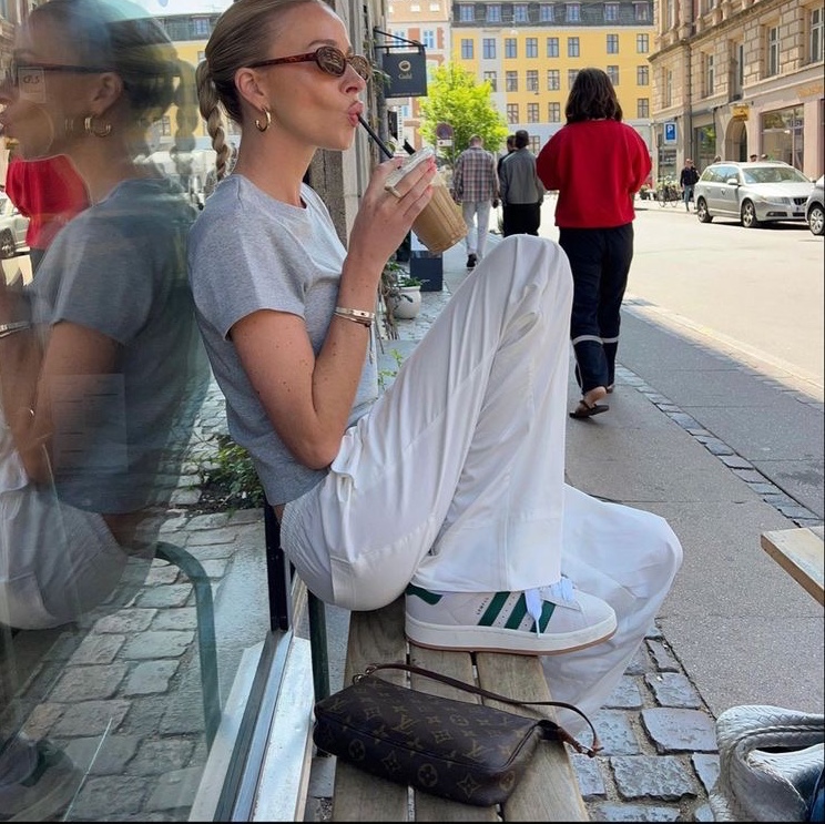 (W) Adidas Campus 00s Crystal White Dark Green, Louis Vuitton Pochette Accessoires NM Monogram 착용 스타일
