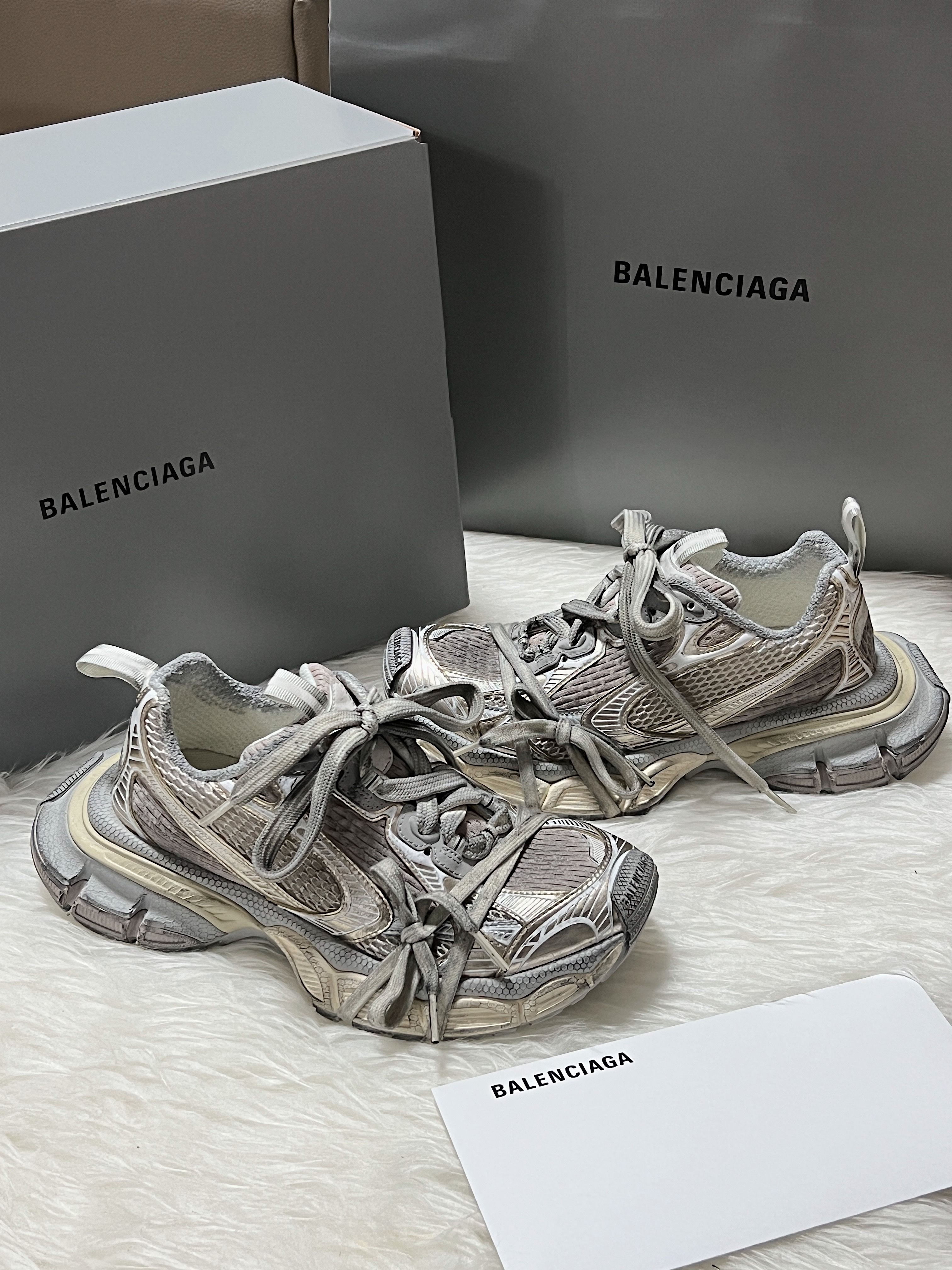(W) Balenciaga 3XL Sneakers Light Beige, Balenciaga 3XL Sneakers Light Beige 착용 스타일 - 2