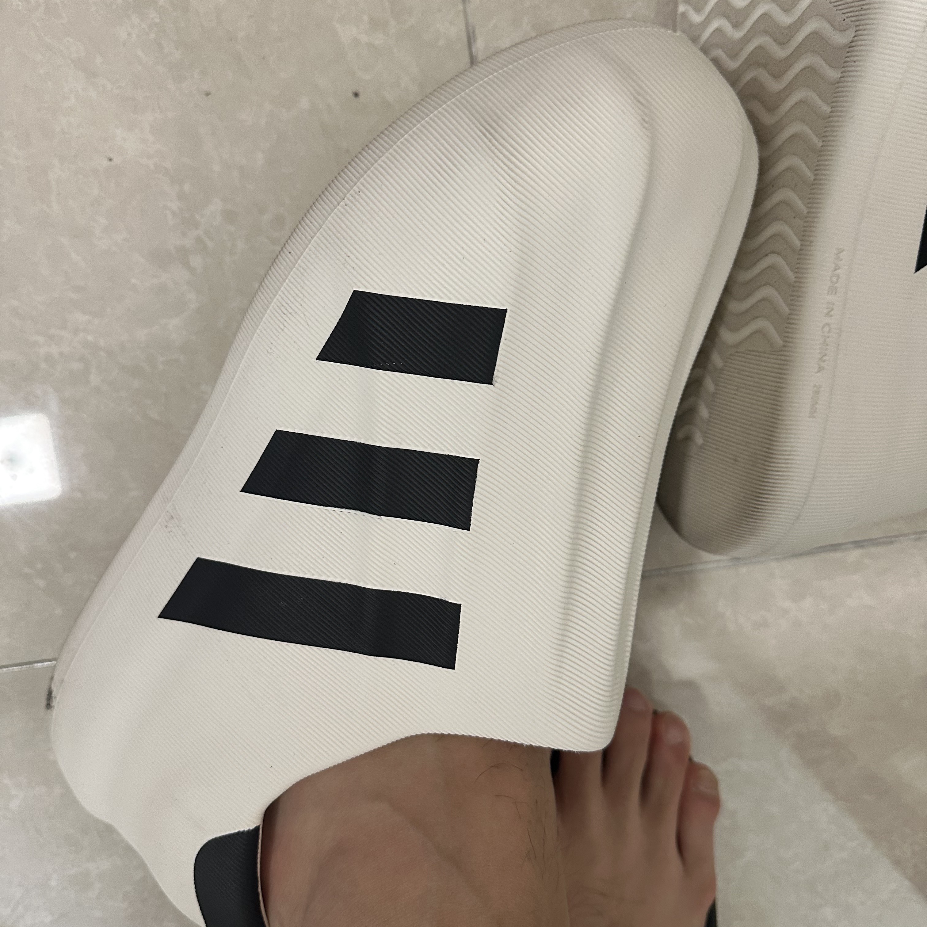 Adidas Adifom Superstar Core White 착용 스타일