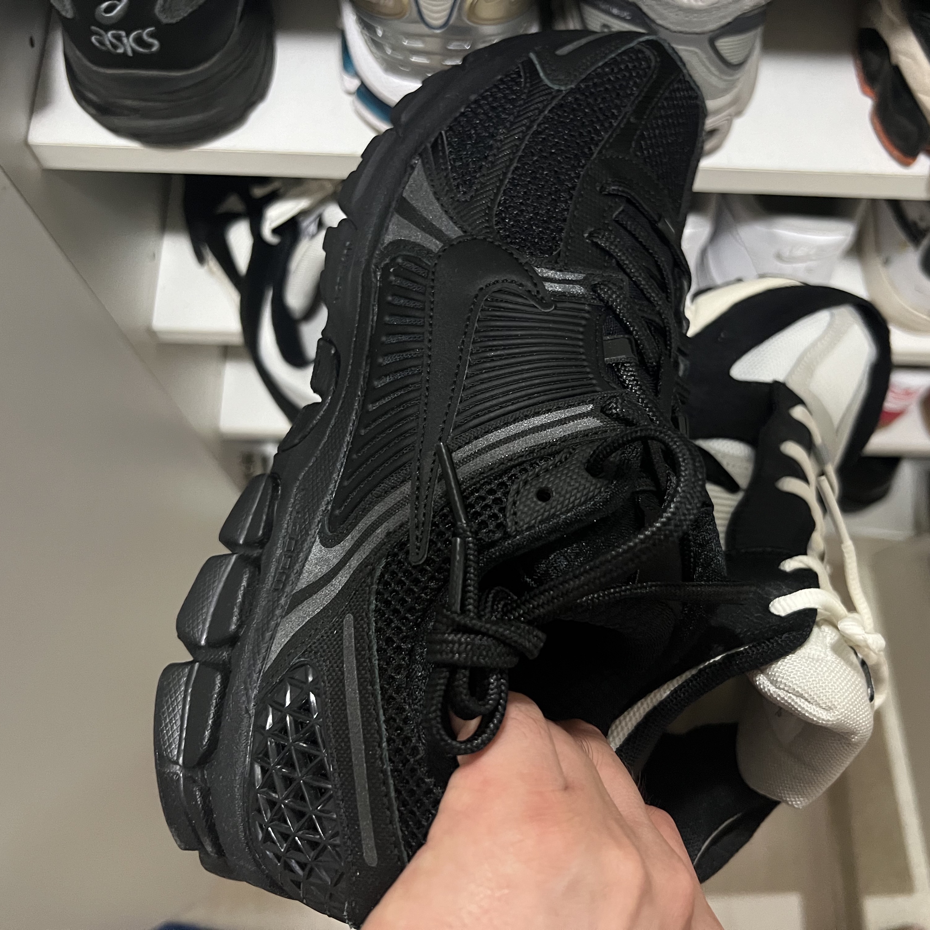 Nike Zoom Vomero 5 SP Black 착용 스타일