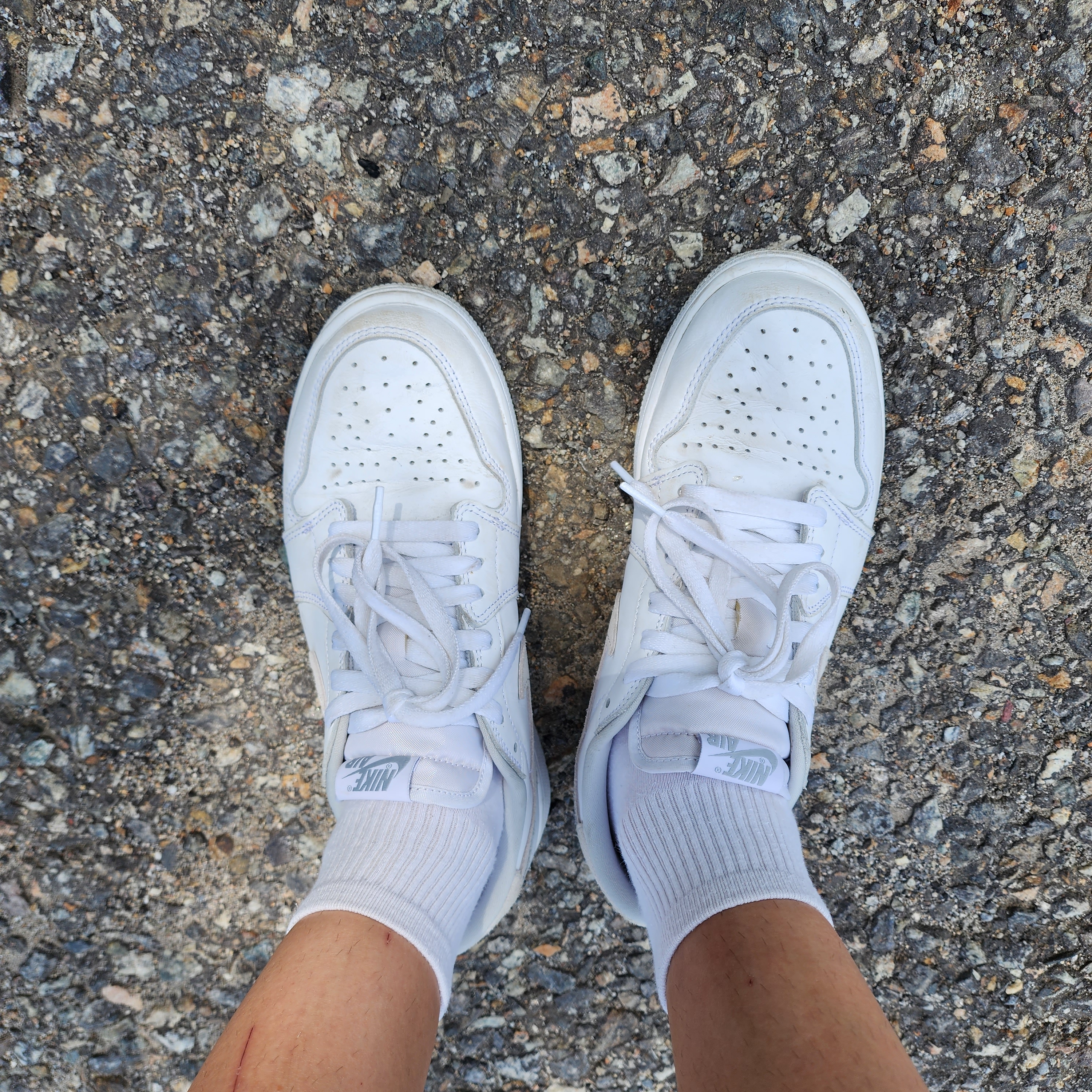 Jordan 1 Low OG Neutral Grey 착용 스타일