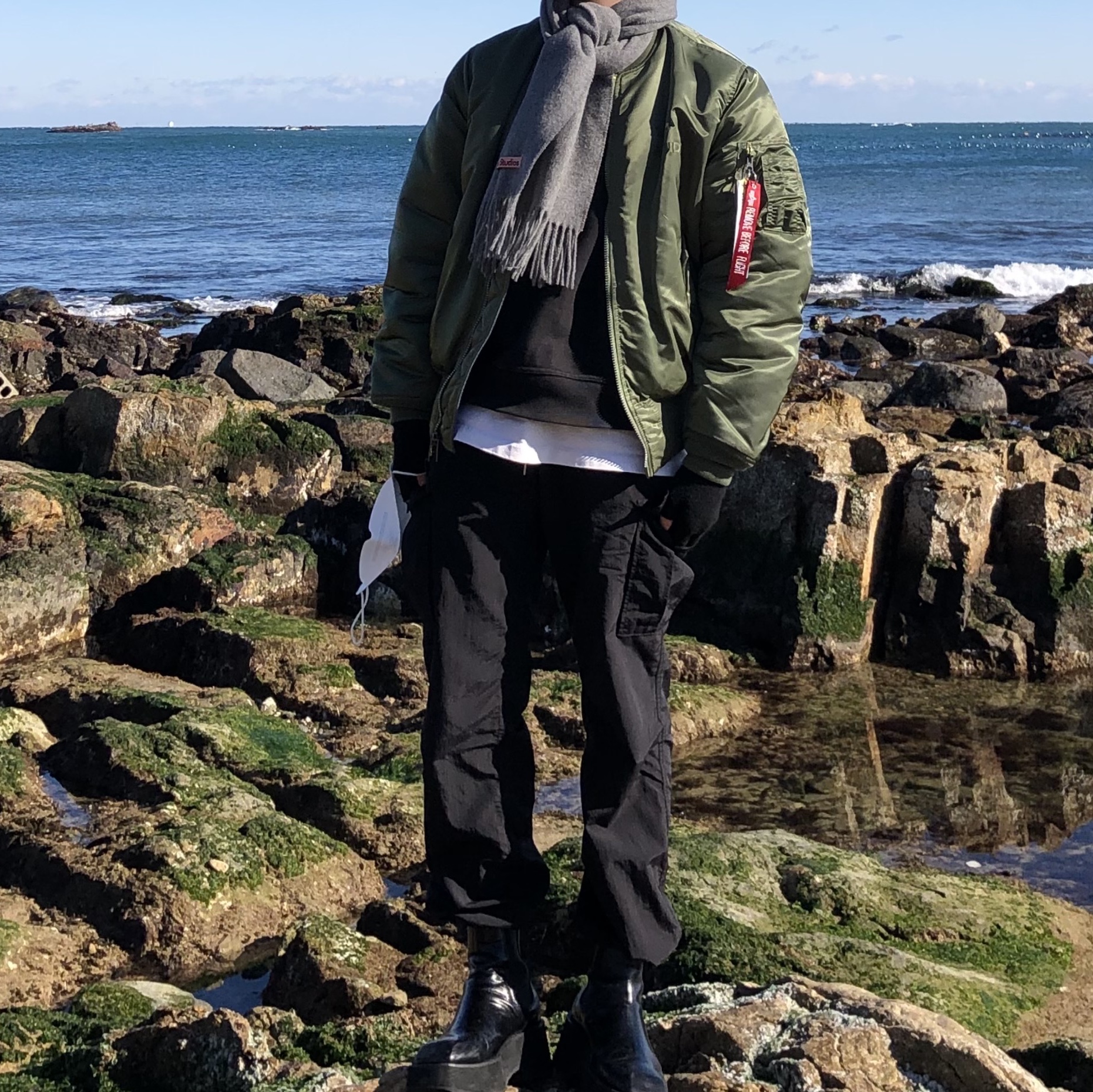 IAB Studio x Alpha Industries MA-1 Jacket Khaki, Acne Studios Canada Narrow New Wool Muffler Grey Melange 착용 스타일 - 2