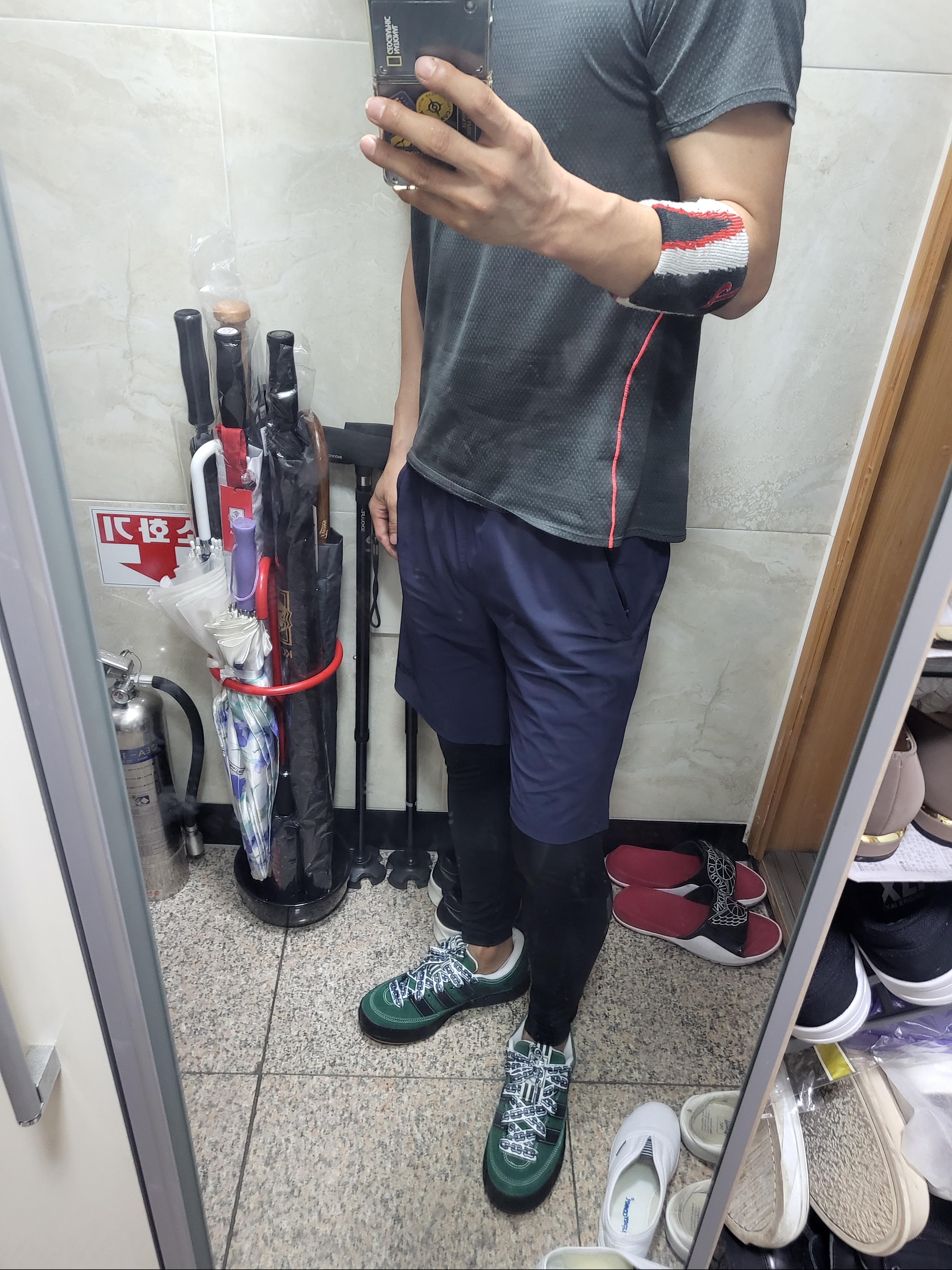 Adidas x YNuK Adimatic Dark Green Core Black 착용 스타일
