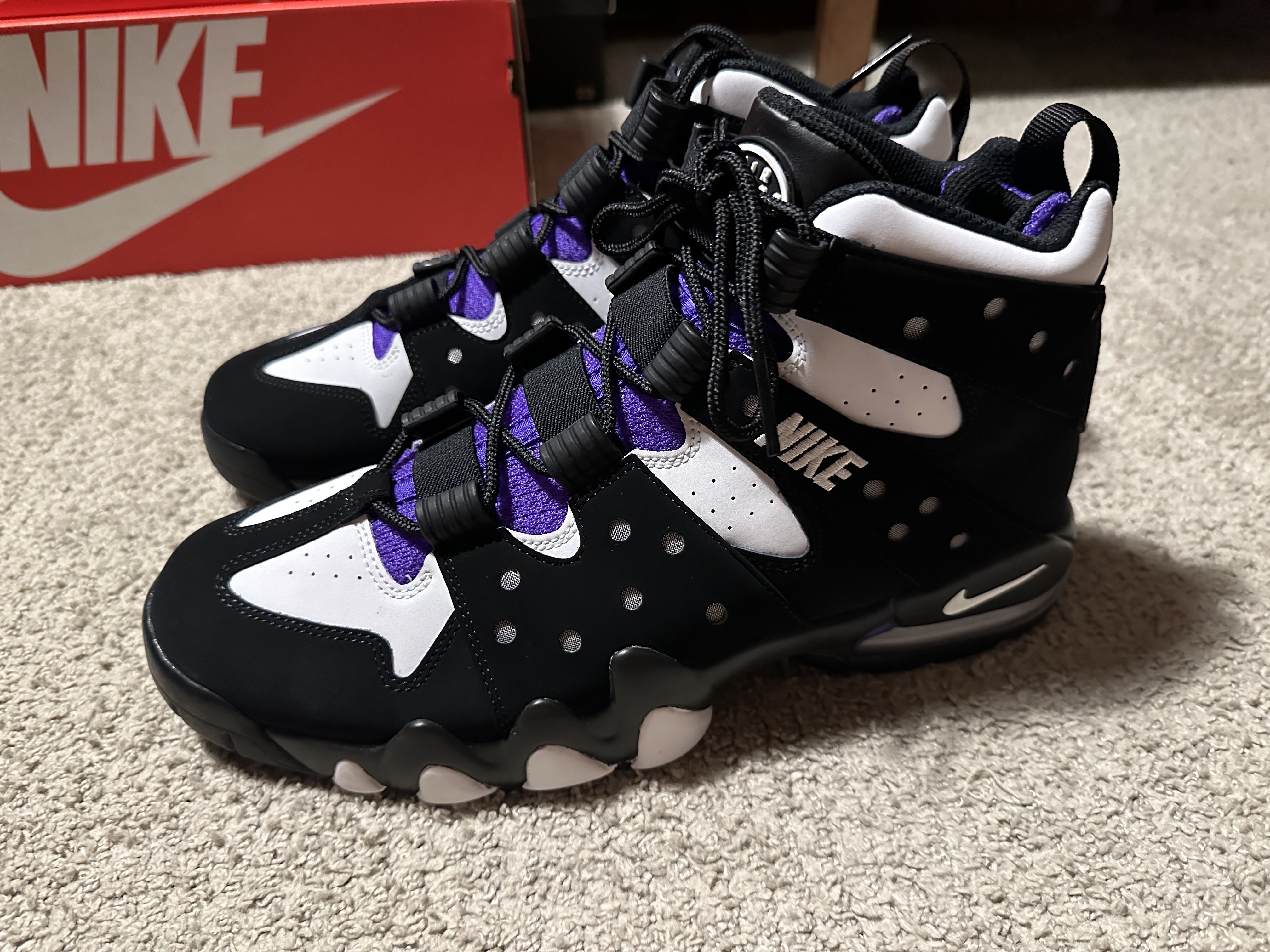 Nike Air Max 2 CB 94 Black and Pure Purple 착용 스타일 - 1