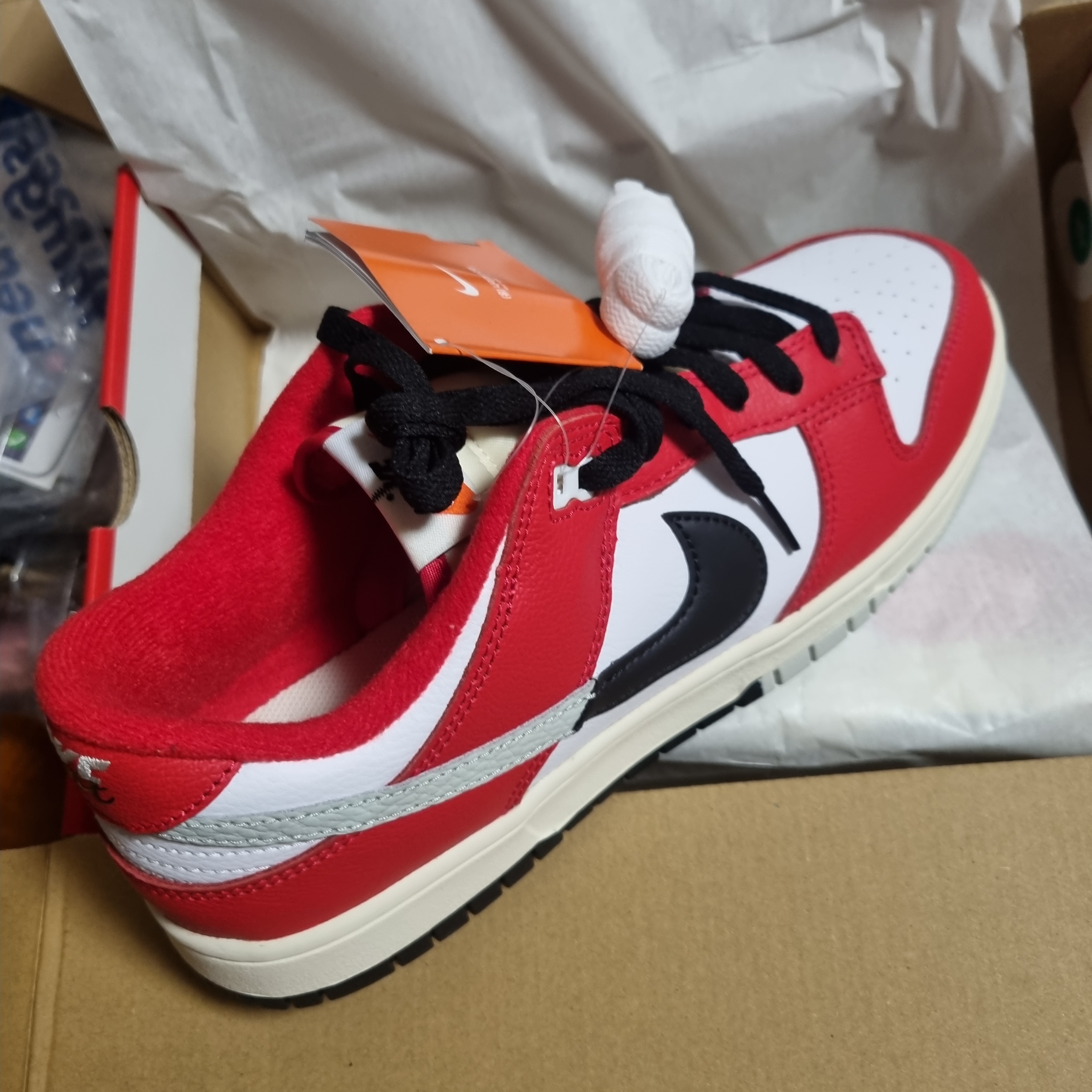 Nike Dunk Low Retro PRM University Red Black 착용 스타일