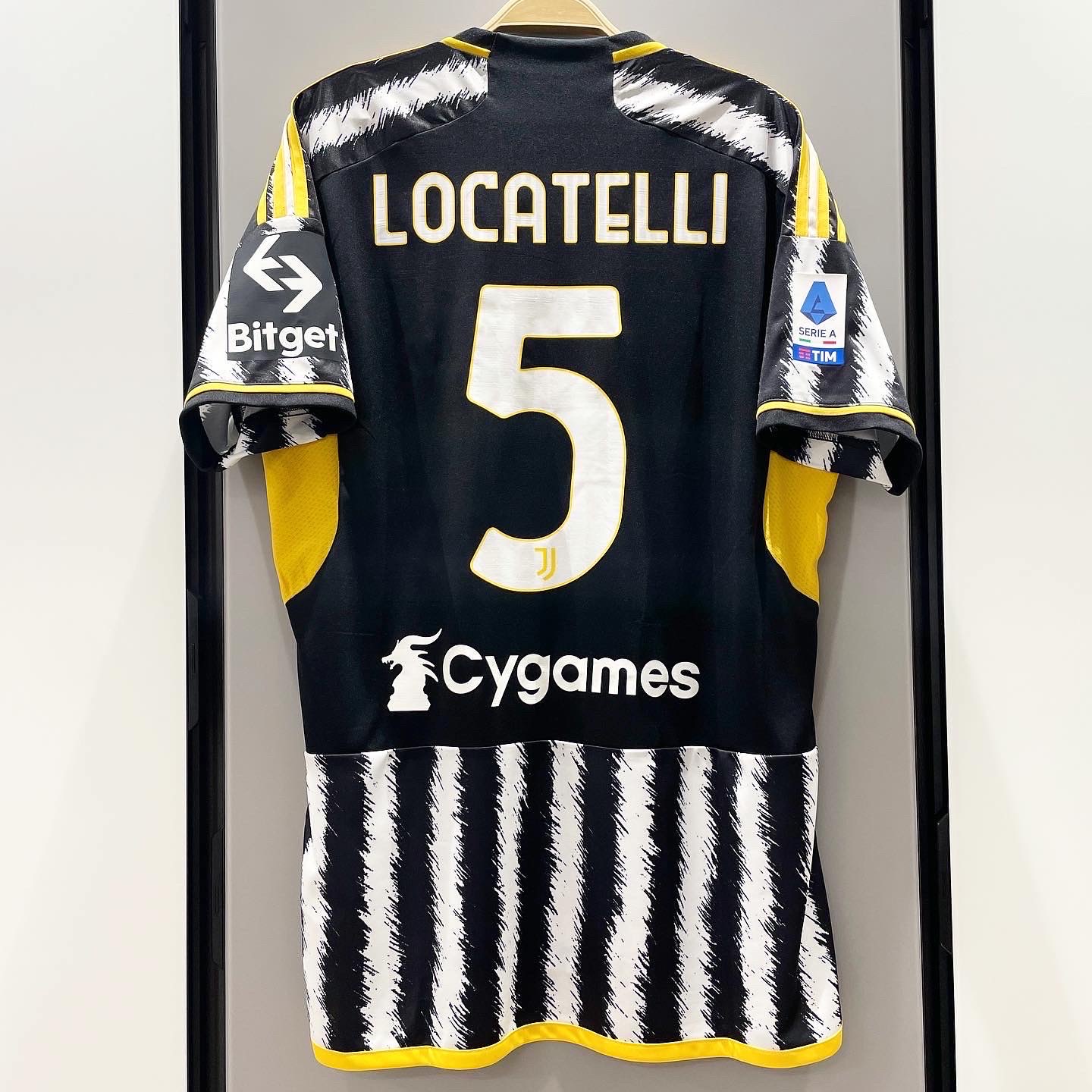 Adidas Juventus 2023/24 Home Jersey Black White - KR Sizing (Non Marking Ver.) 착용 스타일 - 2