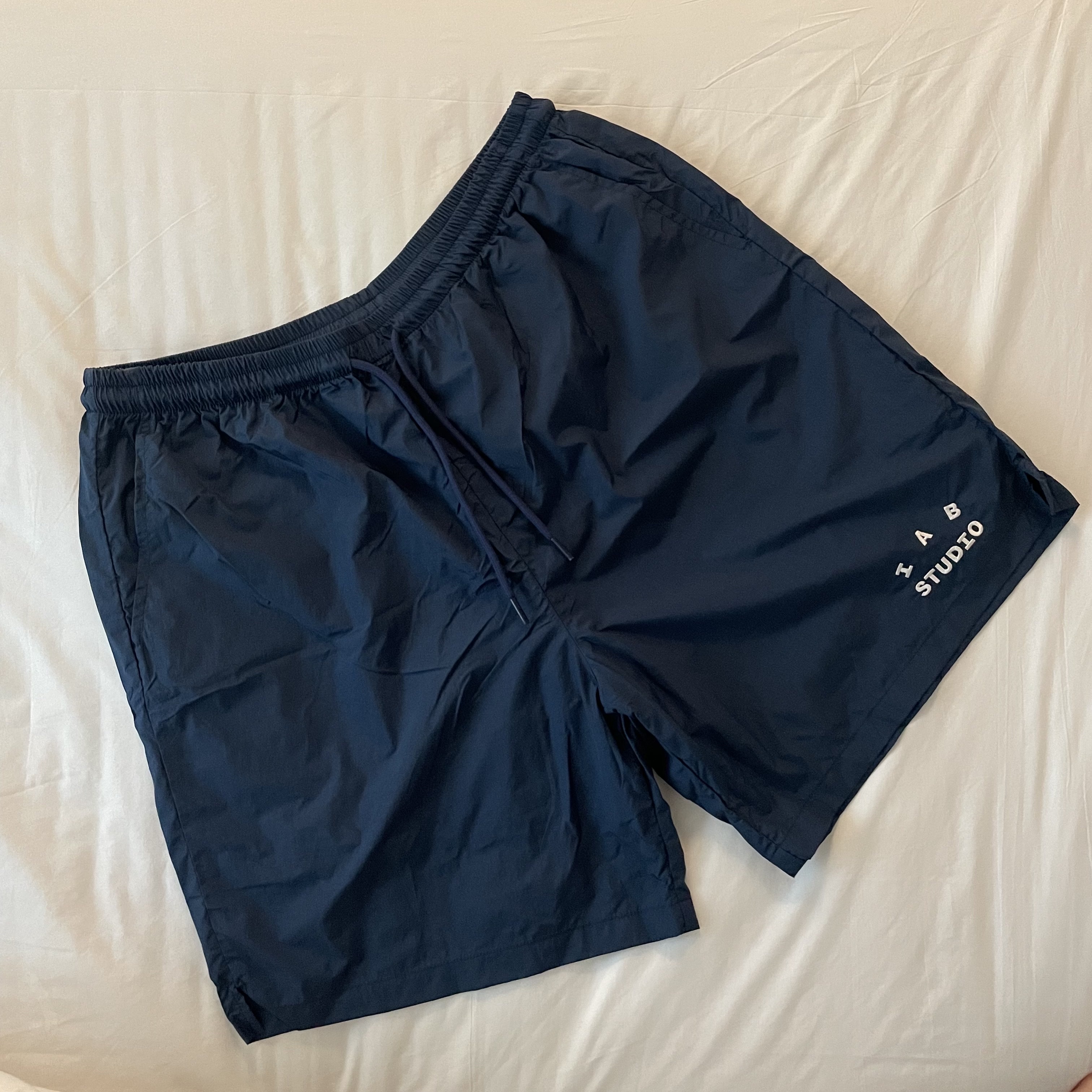 IAB Studio Woven Shorts Navy - The Hyundai Seoul Exclusive 착용 스타일