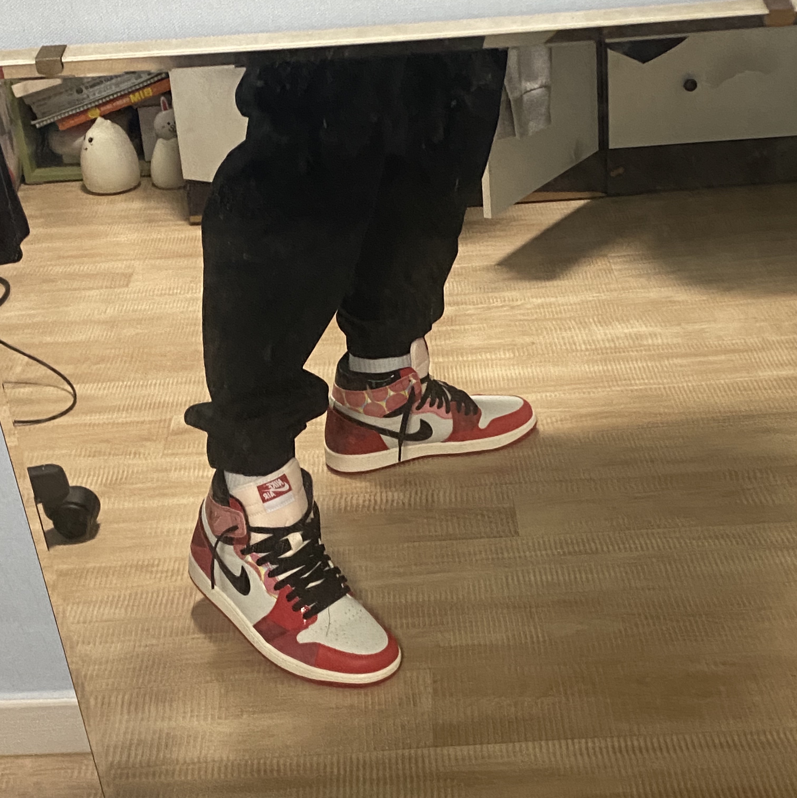 Jordan 1 Retro High Spider-Man Next Chapter 착용 스타일 - 2