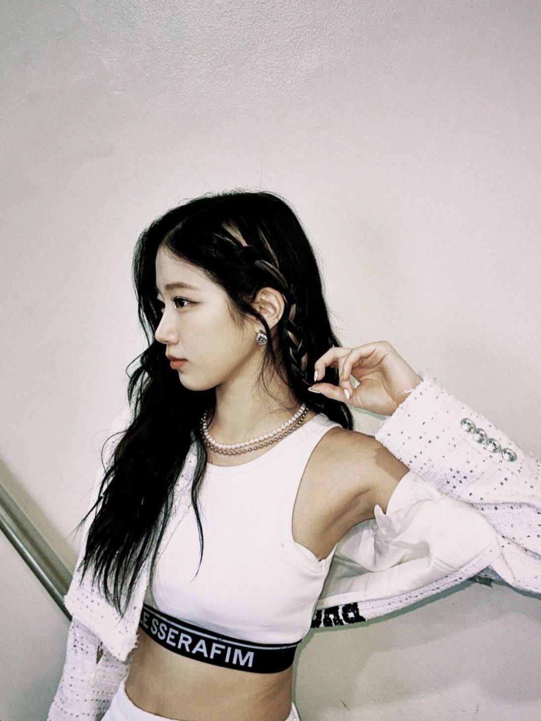 (W) LE SSERAFIM Cotton Bra Top White 착용 스타일 - 1