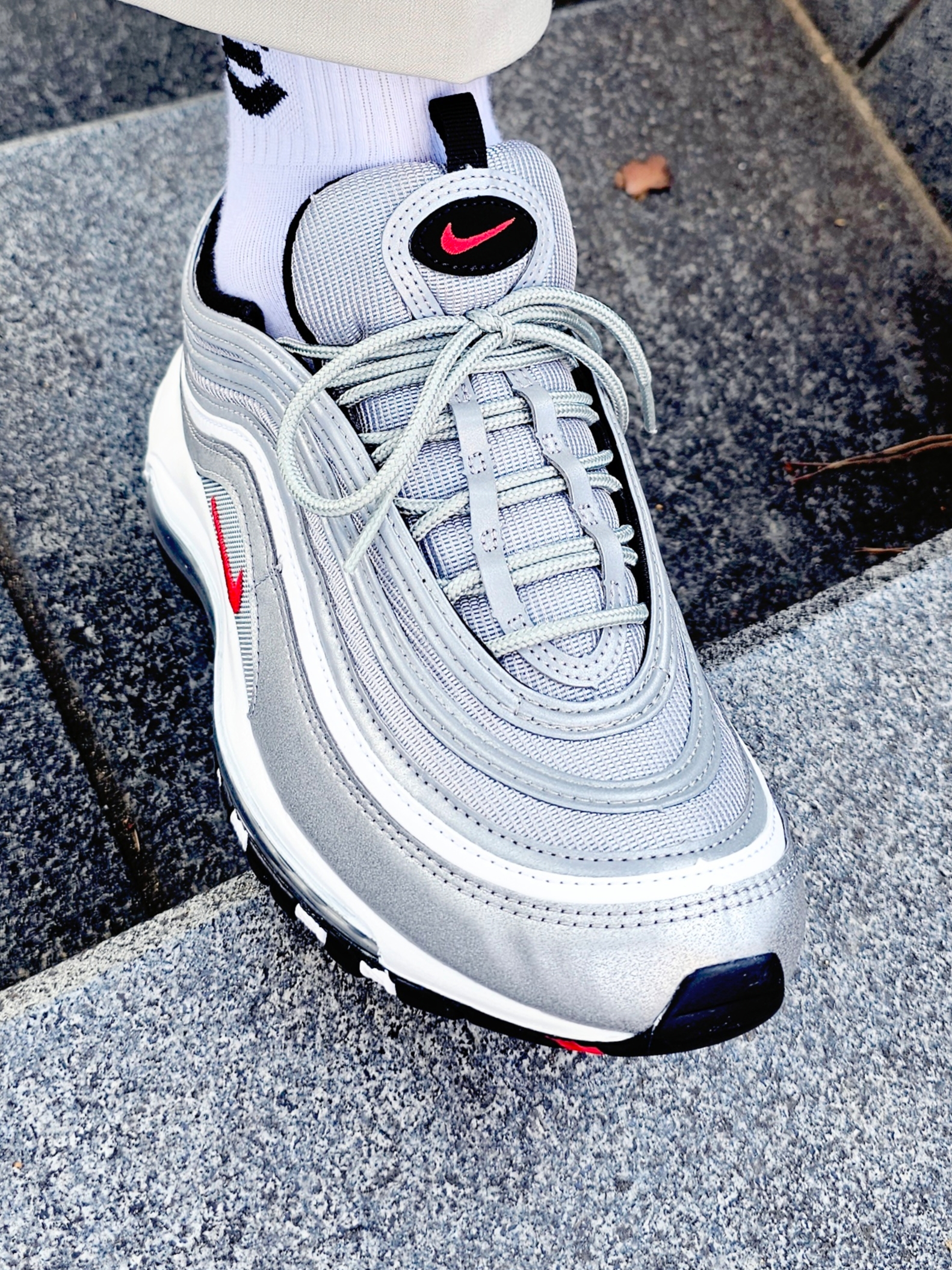 Nike Air Max 97 OG Silver Bullet 2022 착용 스타일 - 3