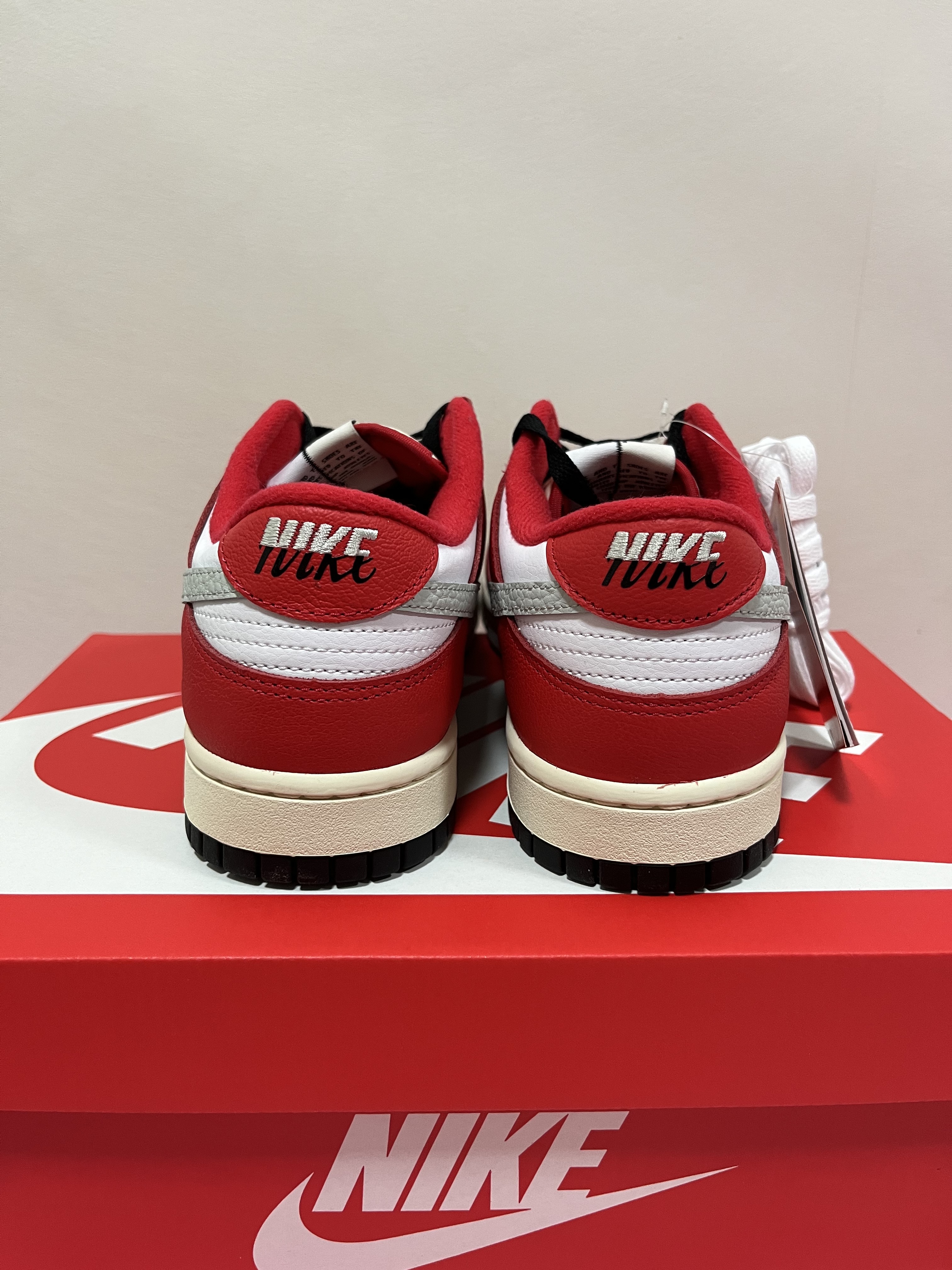 Nike Dunk Low Retro PRM University Red Black 착용 스타일 - 4